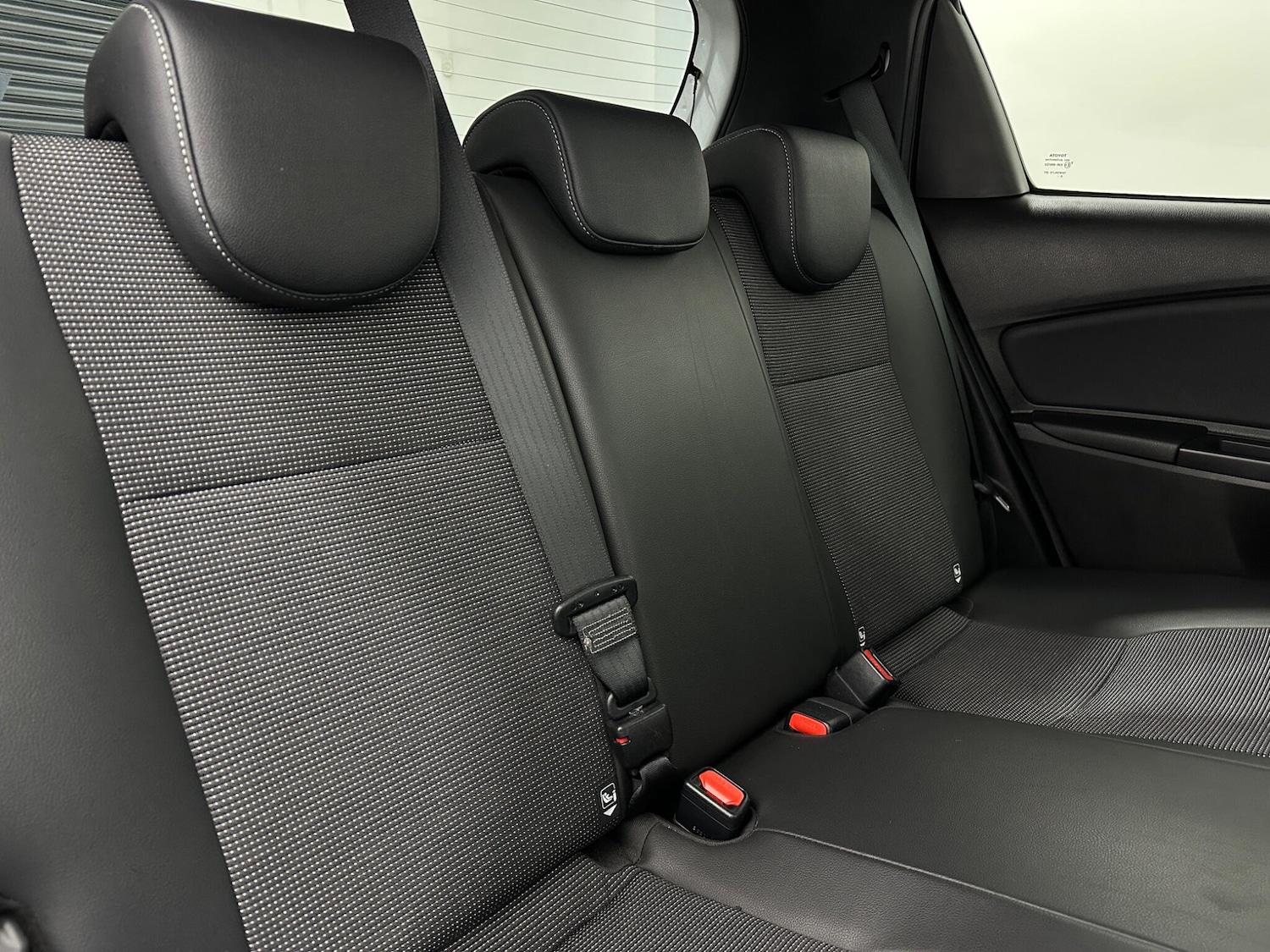 Used Toyota Yaris 2019 for sale - 77358486: Photo 36