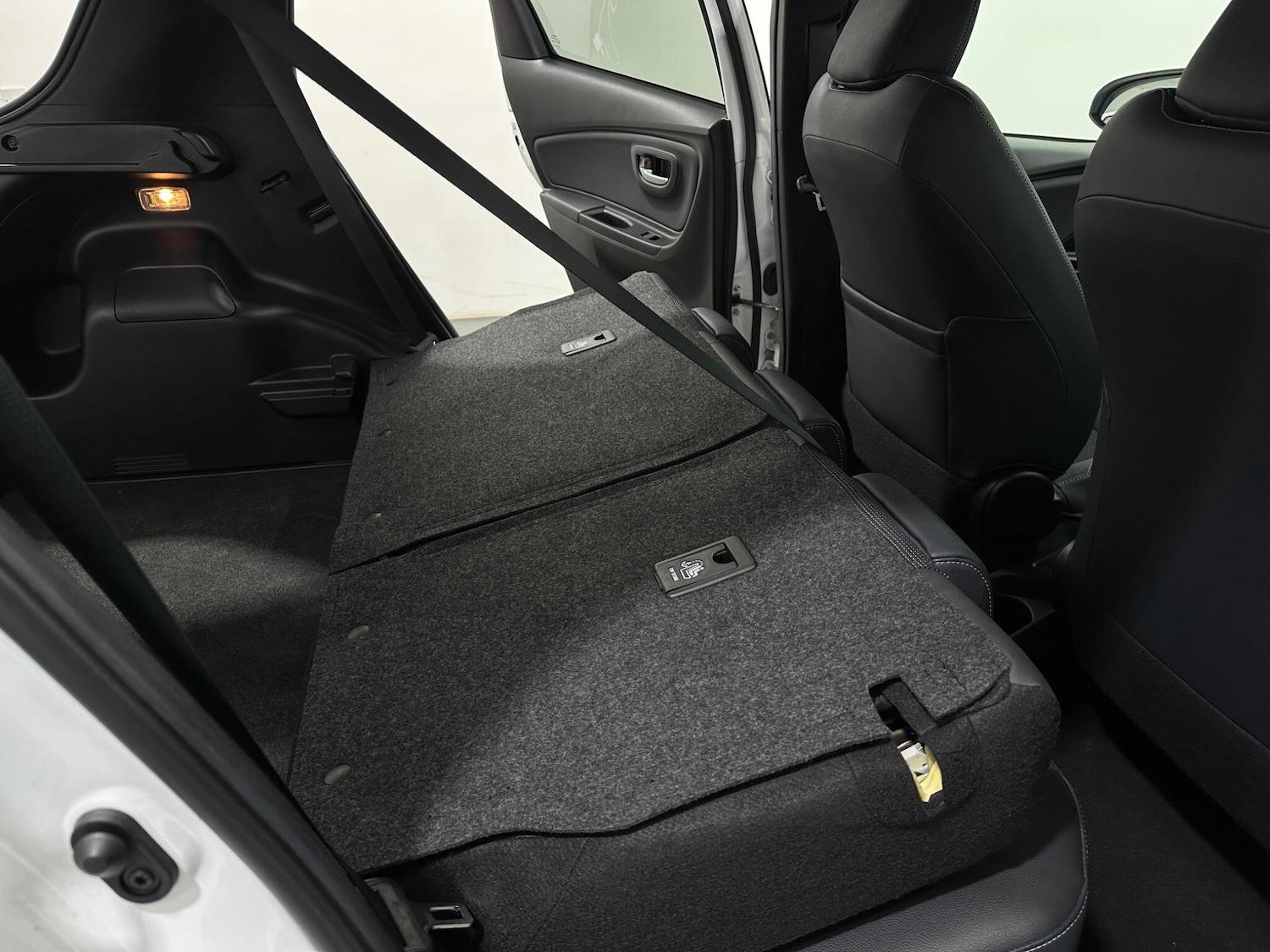 Used Toyota Yaris 2019 for sale - 77358486: Photo 40