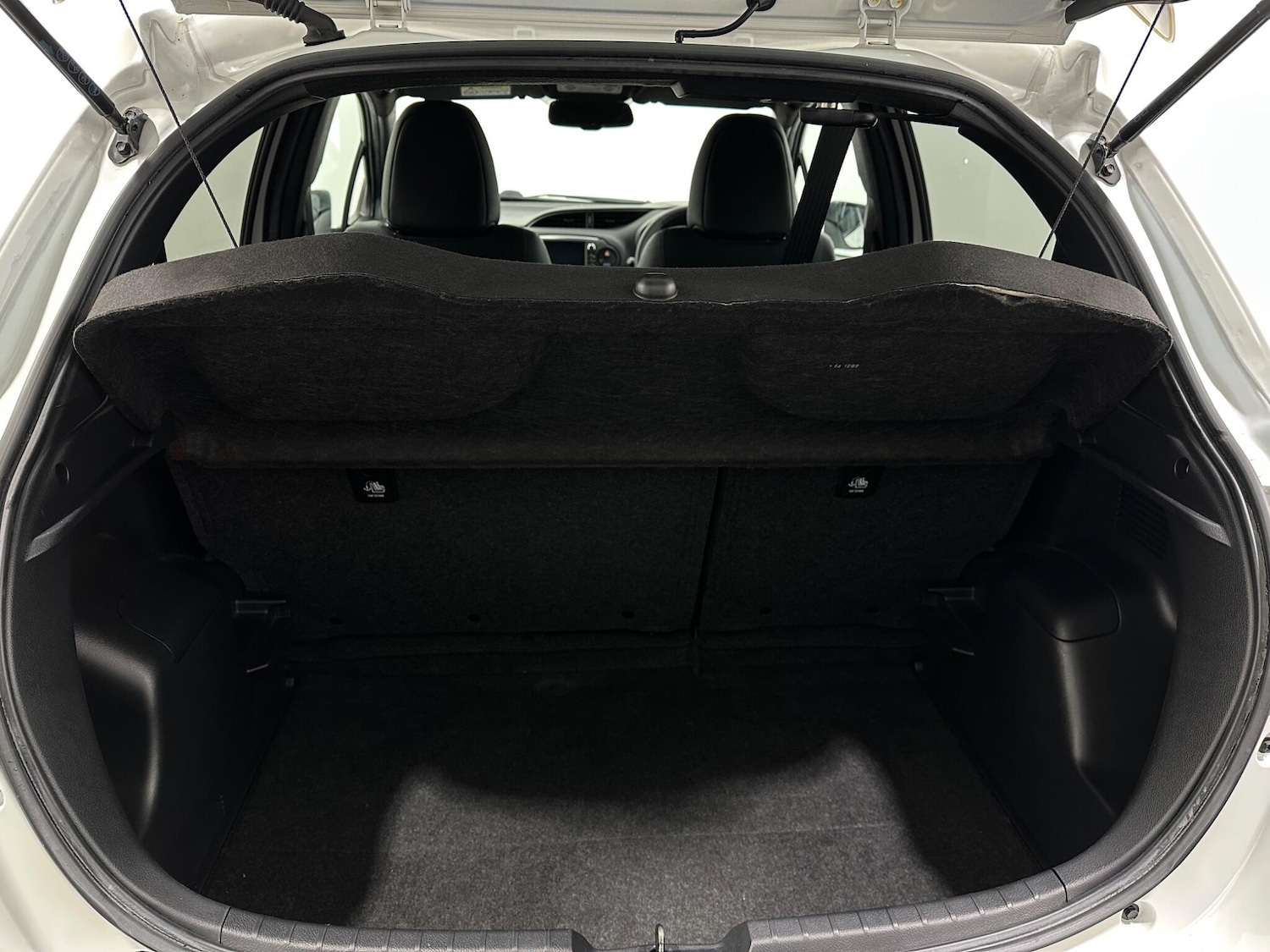 Used Toyota Yaris 2019 for sale - 77358486: Photo 41