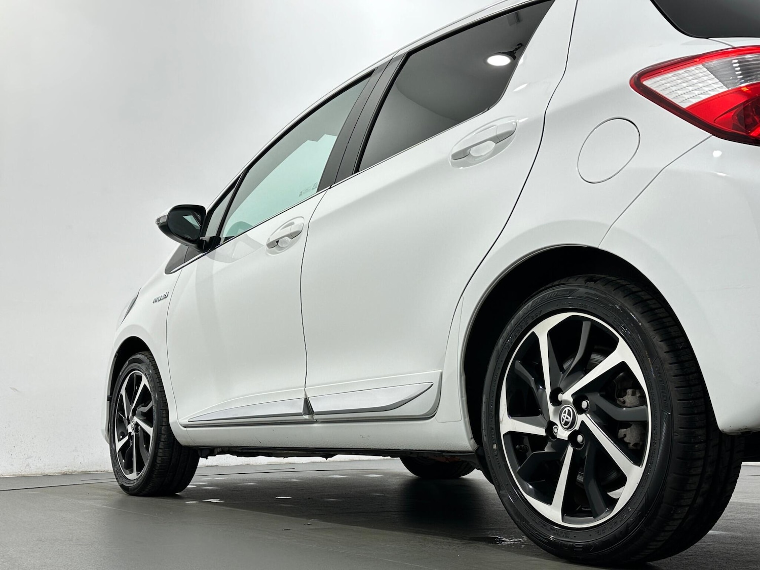 Used Toyota Yaris 2019 for sale - 77358486: Photo 43