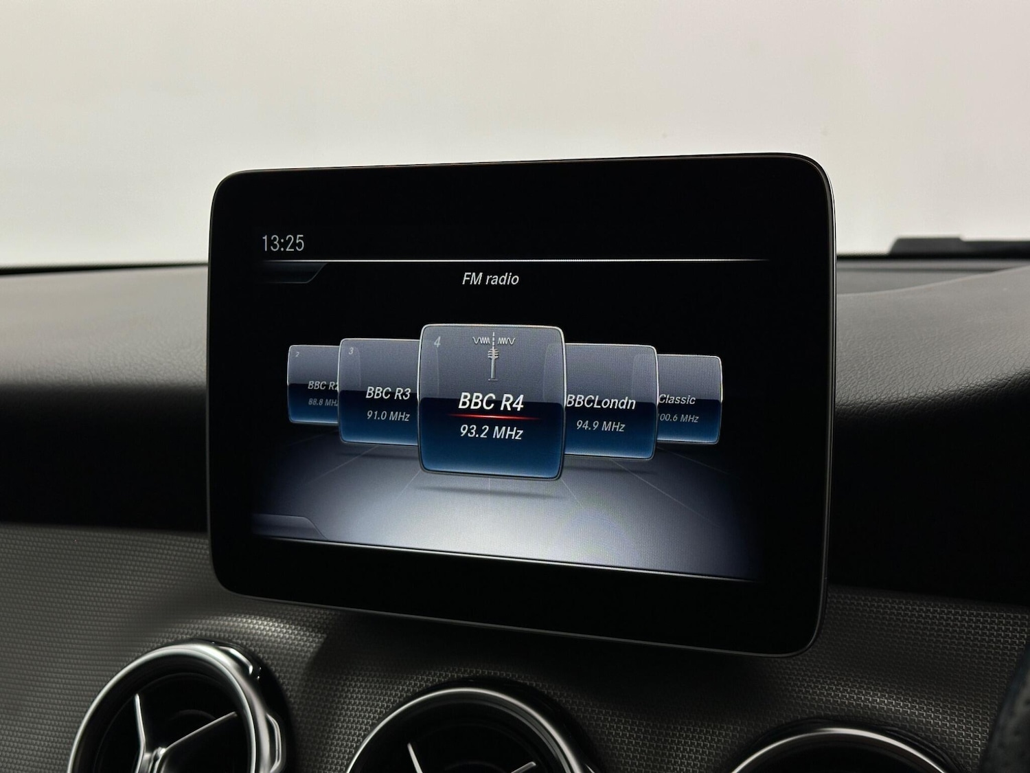 Used Mercedes-Benz GLA 2018 for sale - 76878811: Photo 24