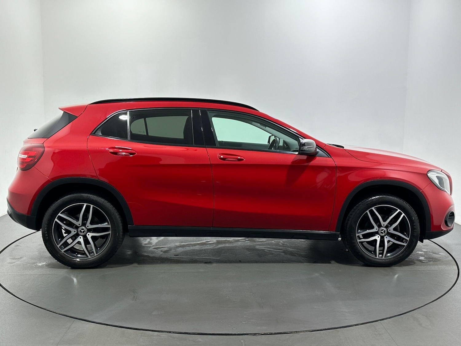 Used Mercedes-Benz GLA 2018 for sale - 76878811: Photo 9