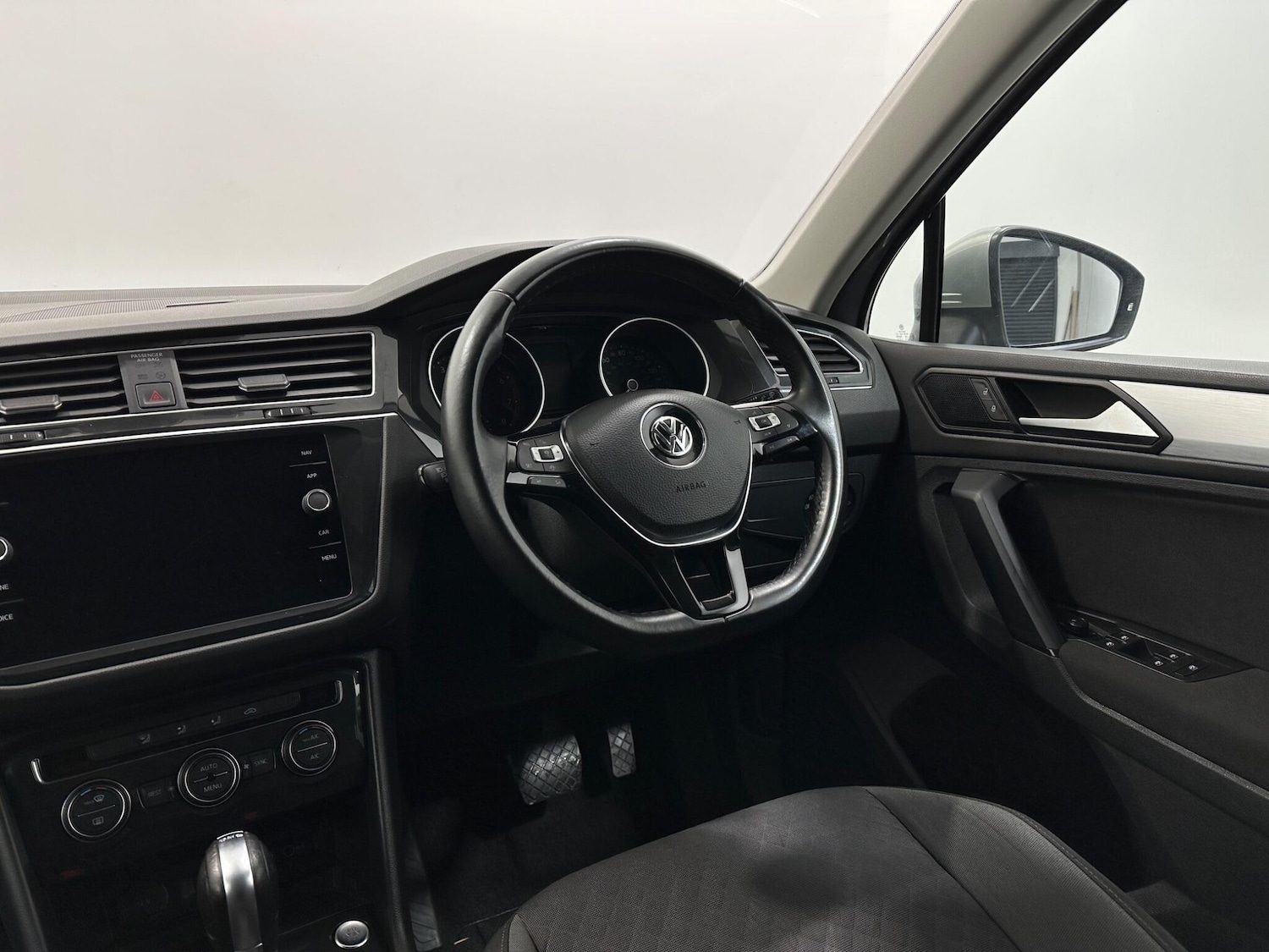 Used Volkswagen Tiguan 2019 for sale - 76878822: Photo 11