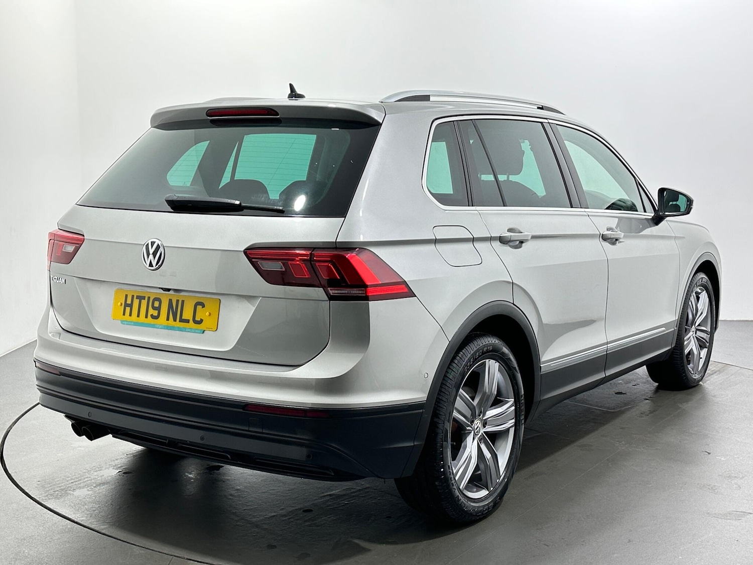 Used Volkswagen Tiguan 2019 for sale - 76878822: Photo 8