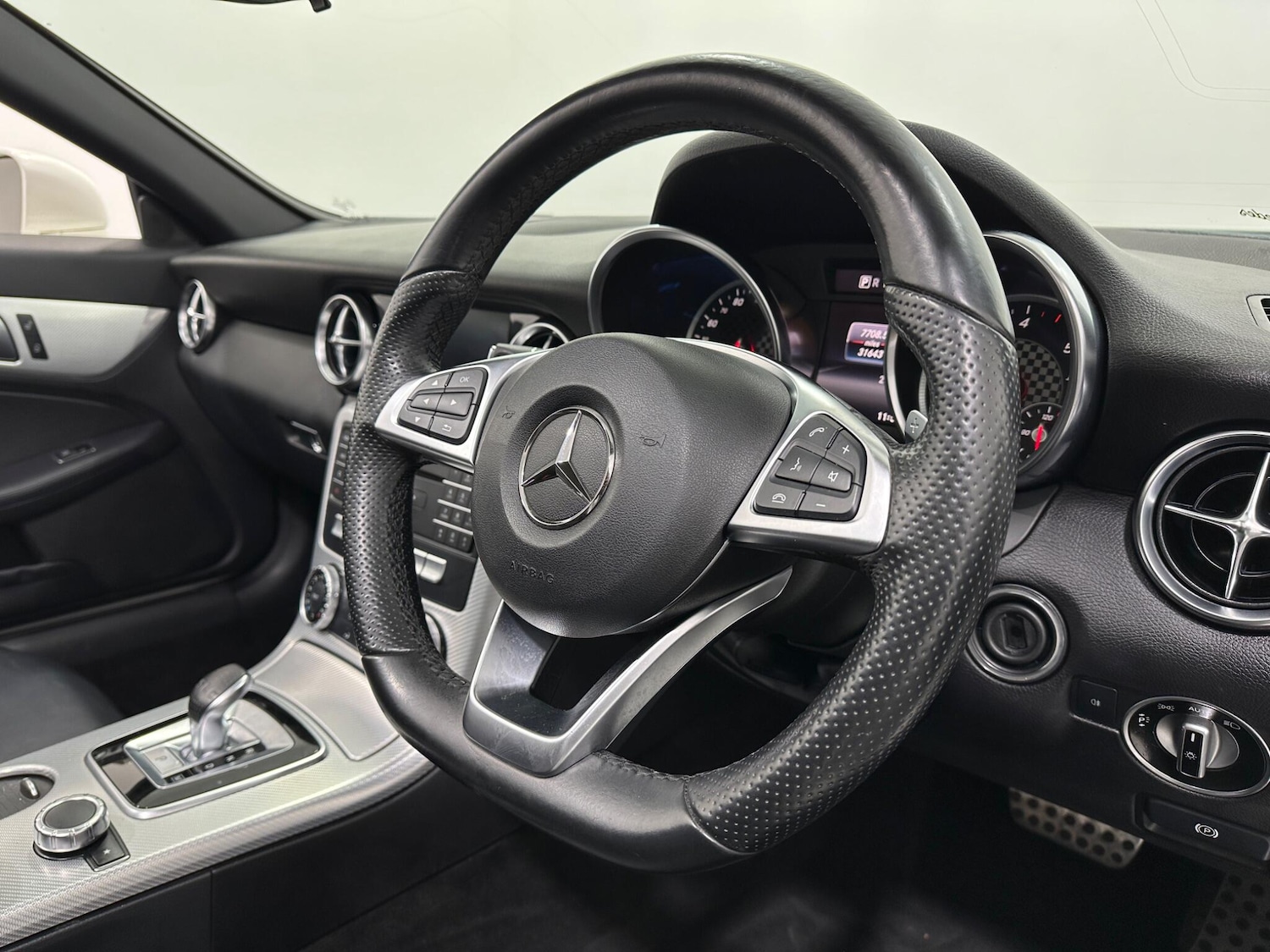 Used Mercedes-Benz SLC 2016 for sale - 76878445: Photo 10