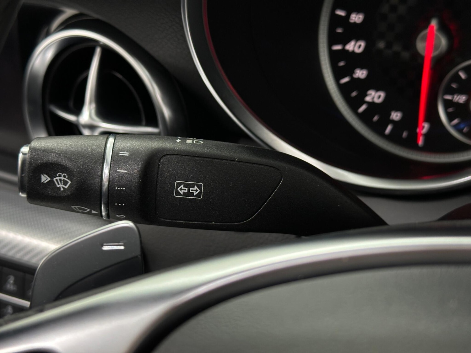 Used Mercedes-Benz SLC 2016 for sale - 76878445: Photo 12