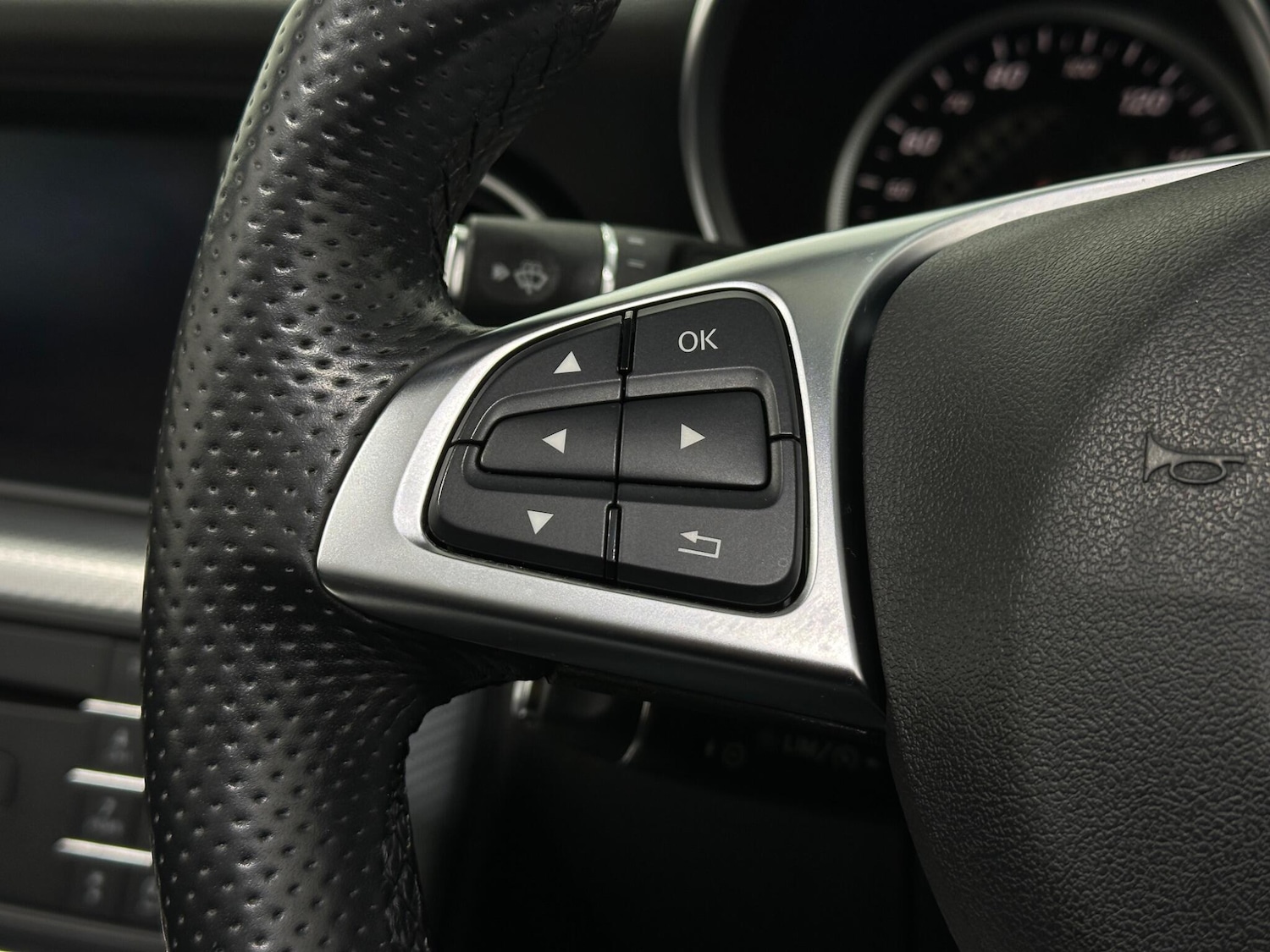 Used Mercedes-Benz SLC 2016 for sale - 76878445: Photo 14