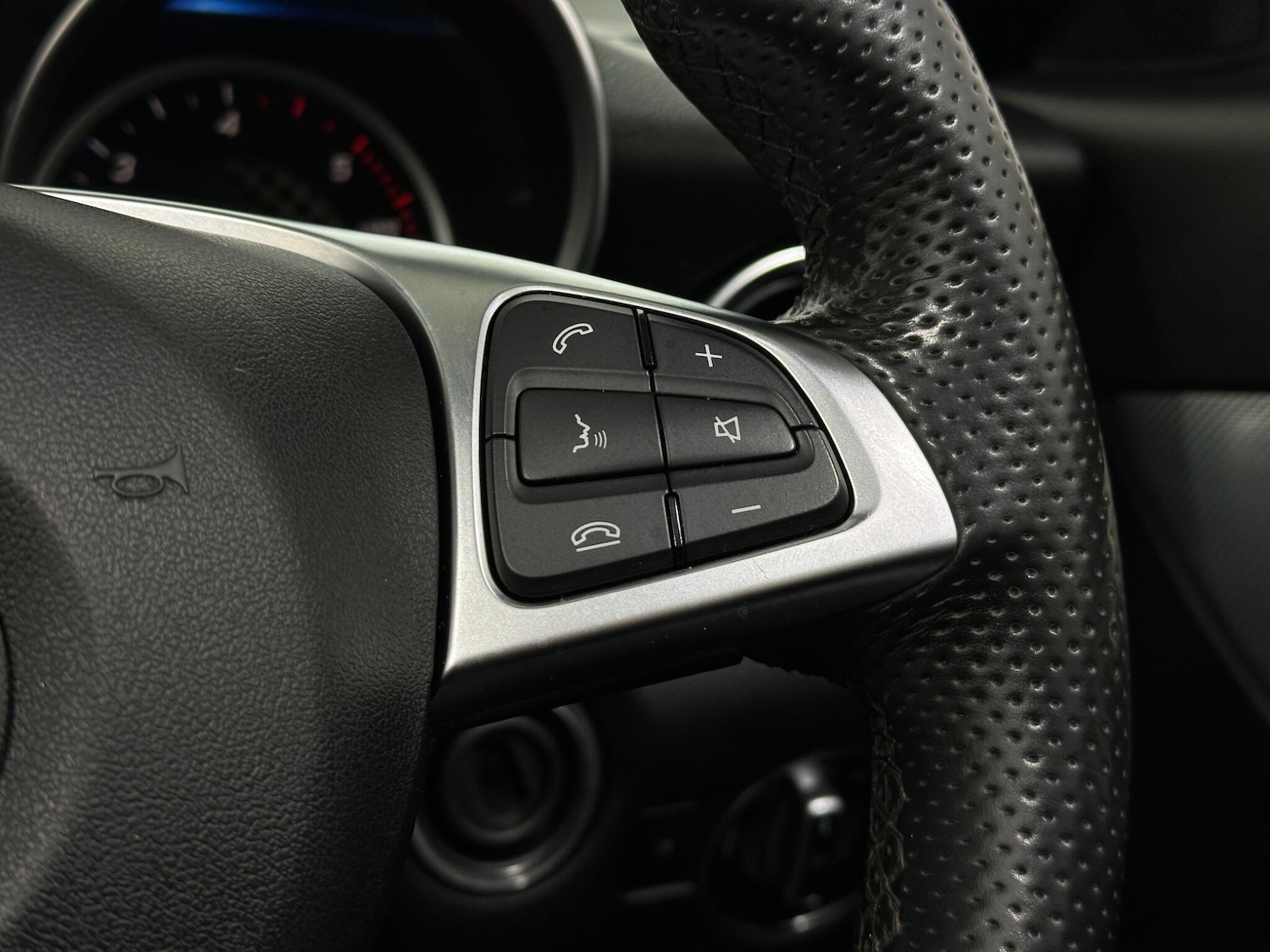 Used Mercedes-Benz SLC 2016 for sale - 76878445: Photo 15