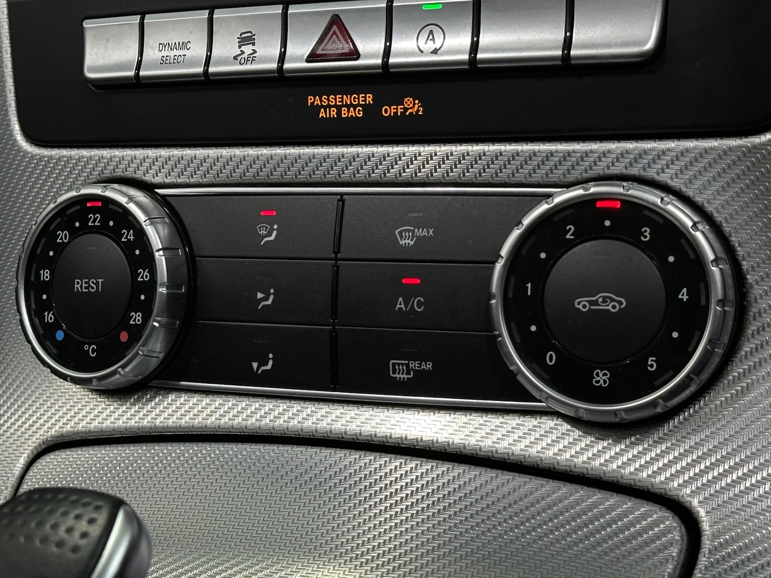 Used Mercedes-Benz SLC 2016 for sale - 76878445: Photo 21