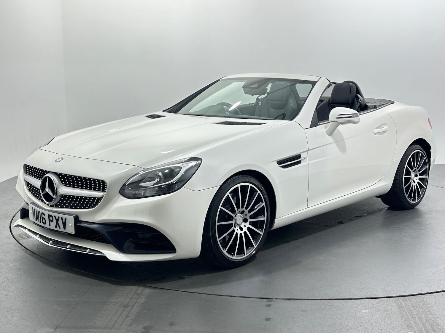 Used Mercedes-Benz SLC 2016 for sale - 76878445: Photo 4