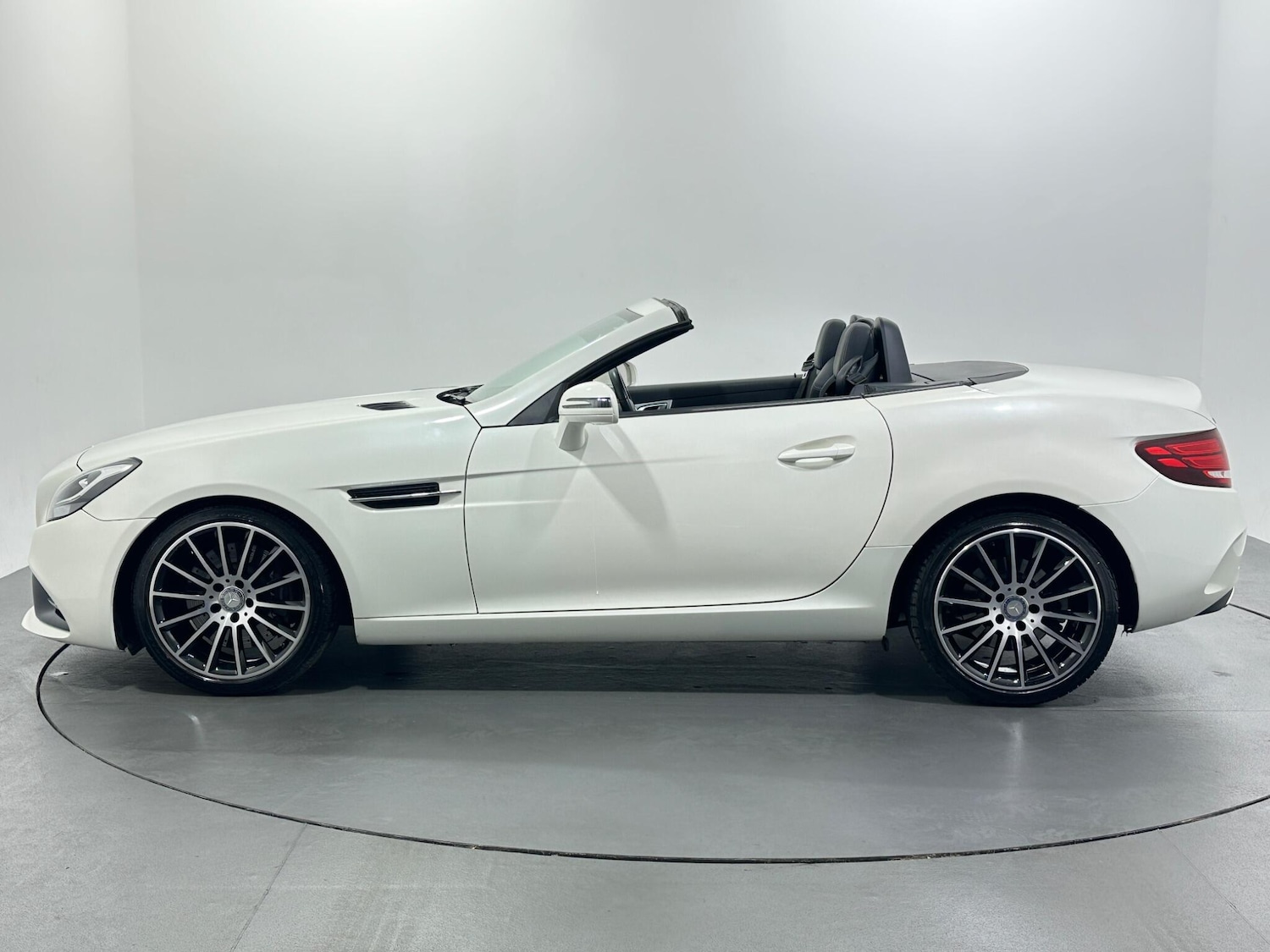 Used Mercedes-Benz SLC 2016 for sale - 76878445: Photo 5