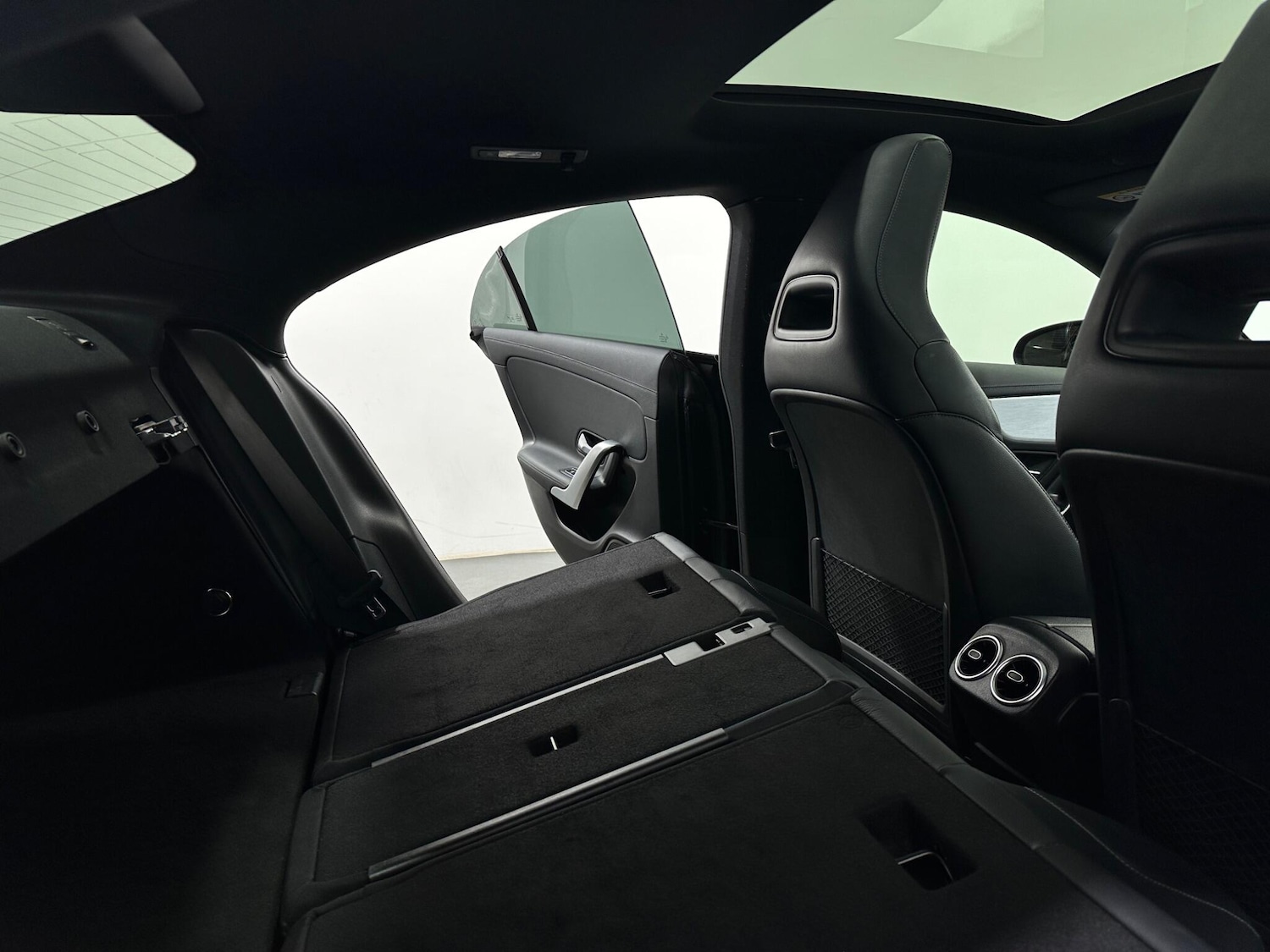 Used Mercedes-Benz CLA 2022 for sale - 77645816: Photo 48