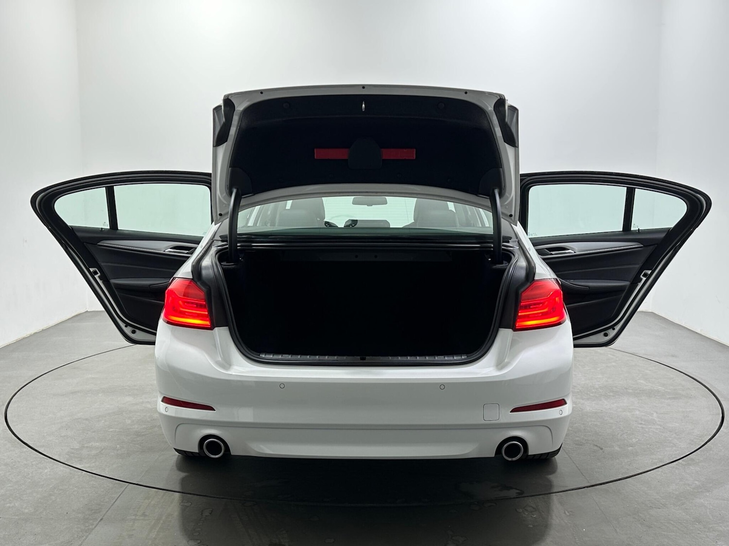 Used BMW 5 Series 2019 for sale - 78141474: Photo 45