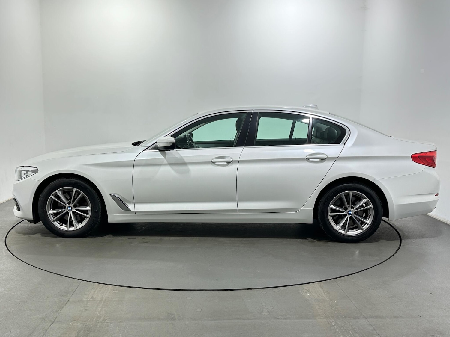 Used BMW 5 Series 2019 for sale - 78141474: Photo 5