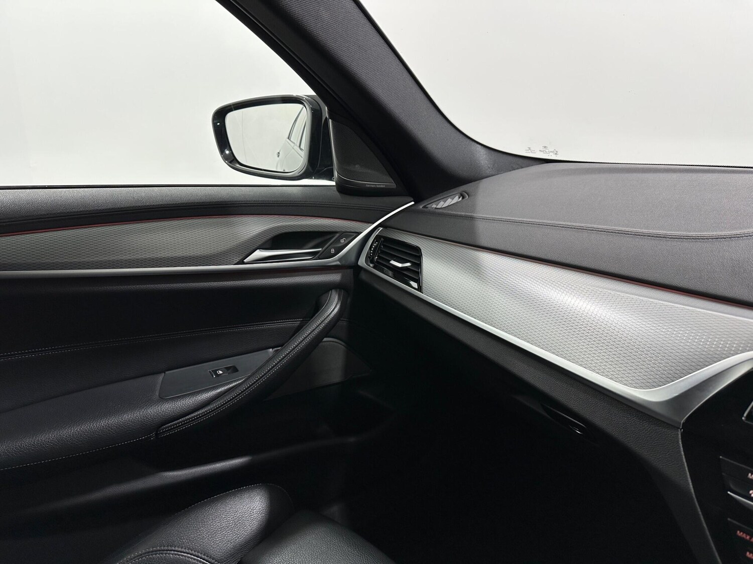 Used BMW 5 Series 2018 for sale - 77908910: Photo 27