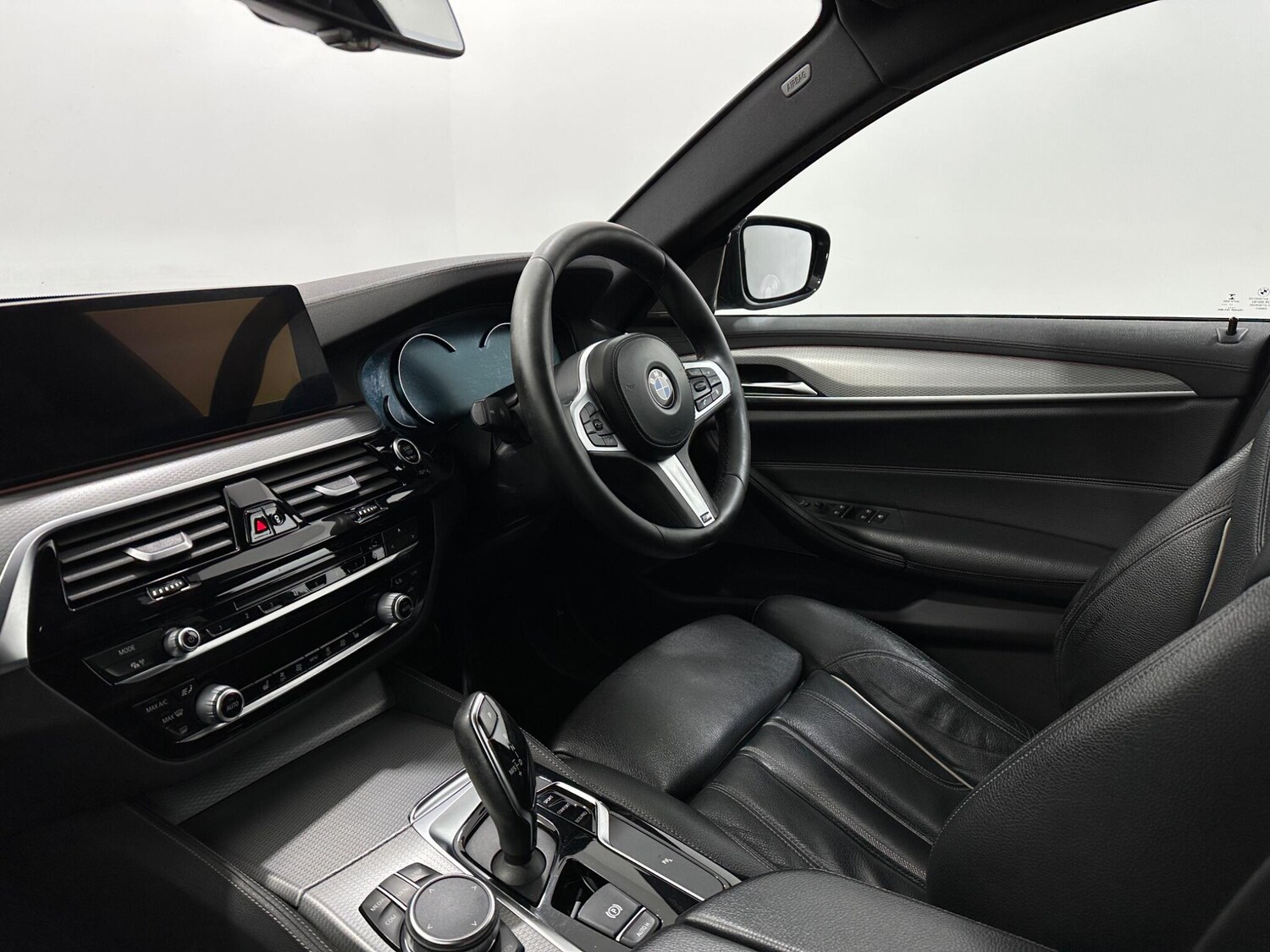 Used BMW 5 Series 2018 for sale - 77908910: Photo 31