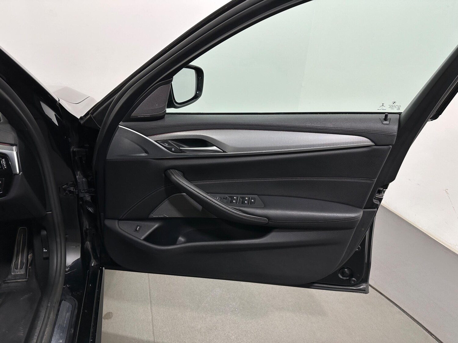 Used BMW 5 Series 2018 for sale - 77908910: Photo 34