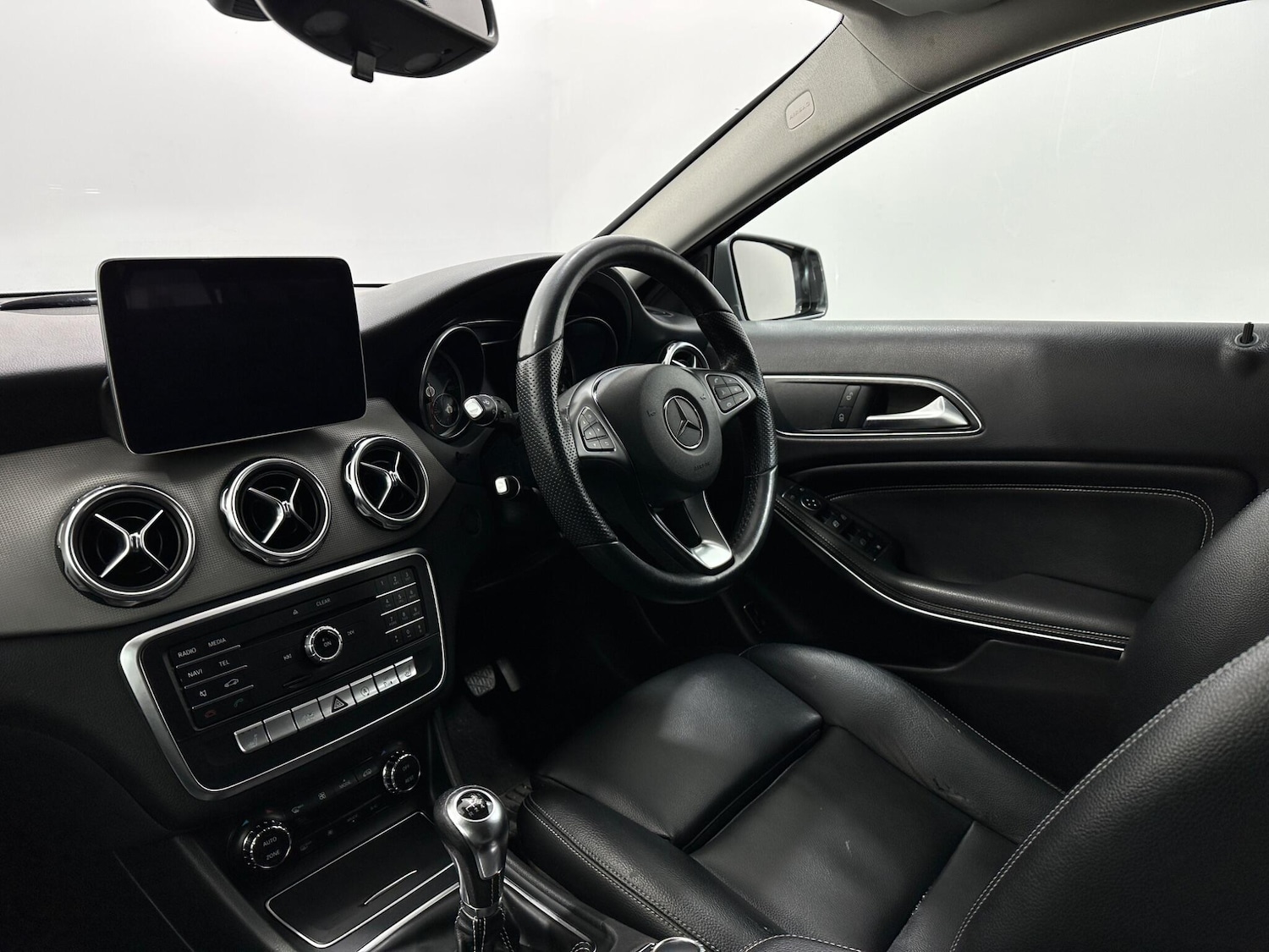 Used Mercedes-Benz GLA 2018 for sale - 77597597: Photo 31