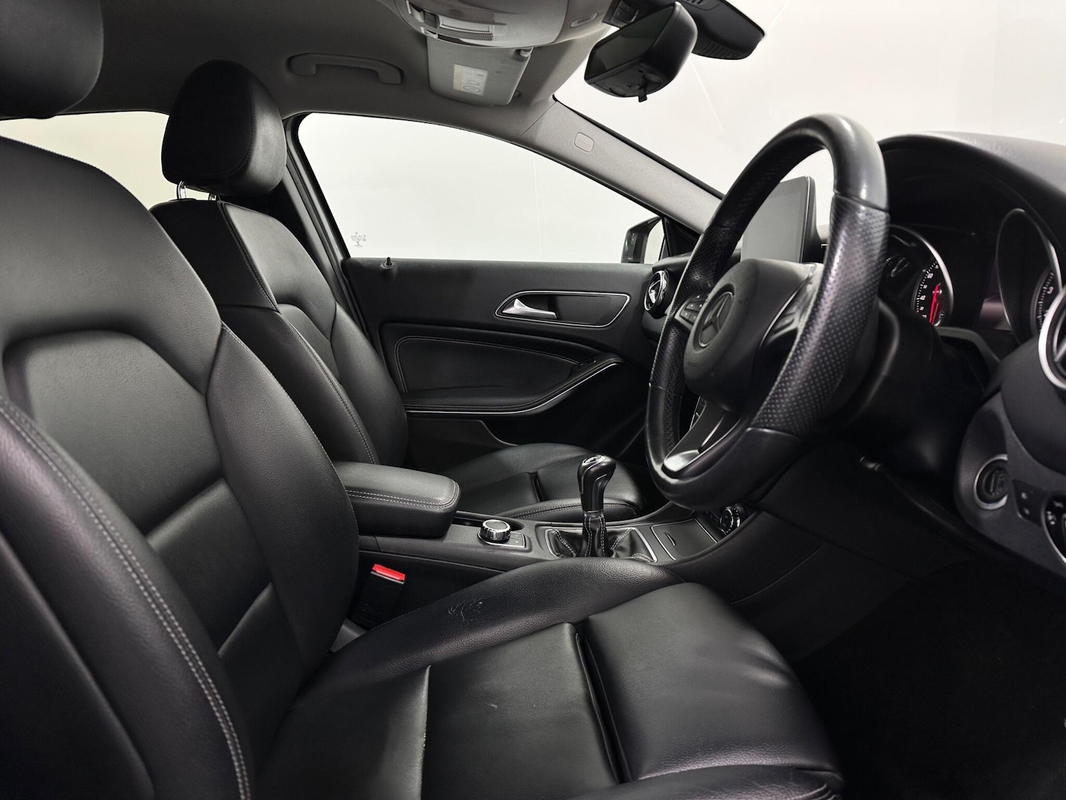 Used Mercedes-Benz GLA 2018 for sale - 77597597: Photo 32