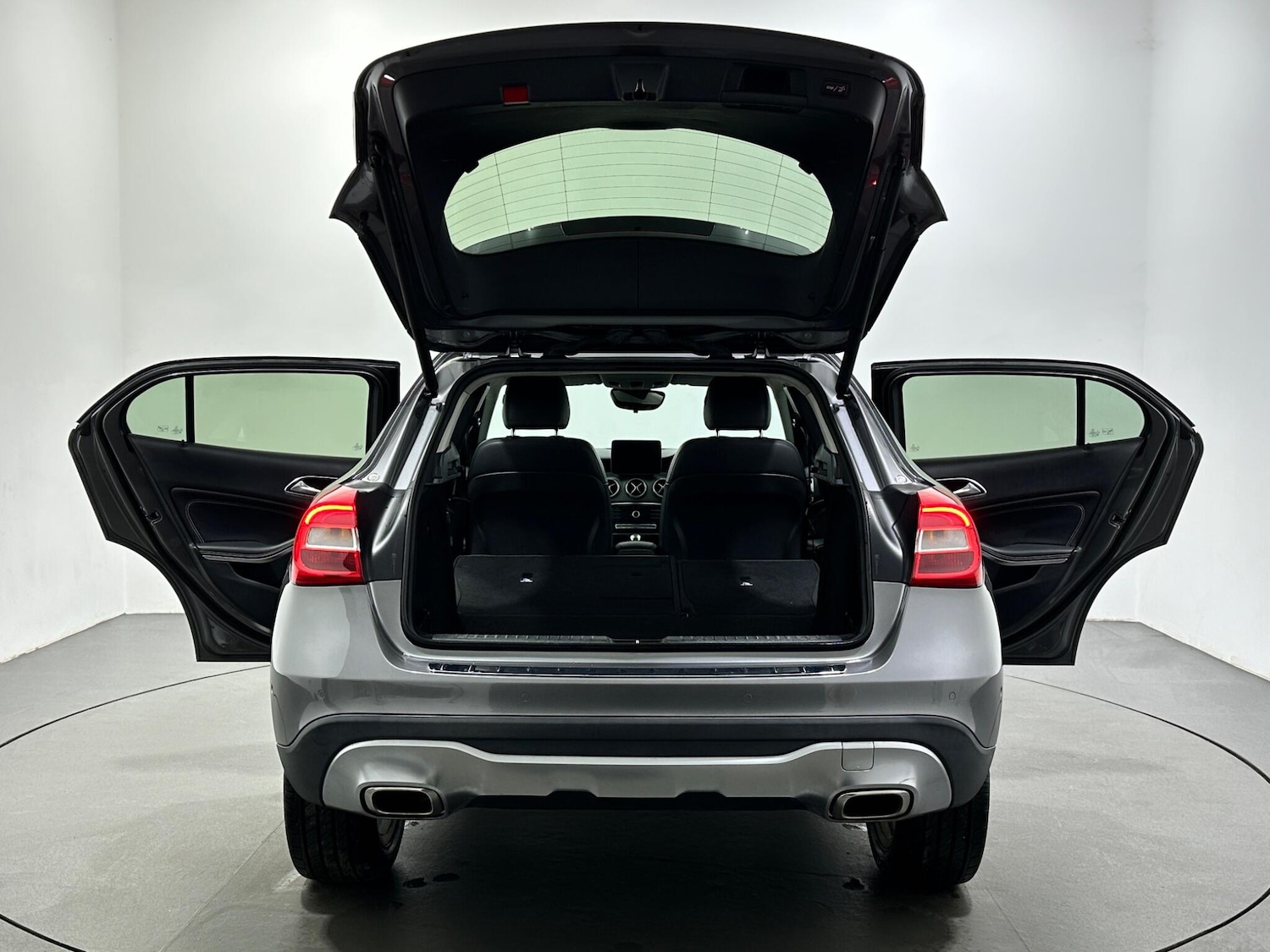 Used Mercedes-Benz GLA 2018 for sale - 77597597: Photo 44