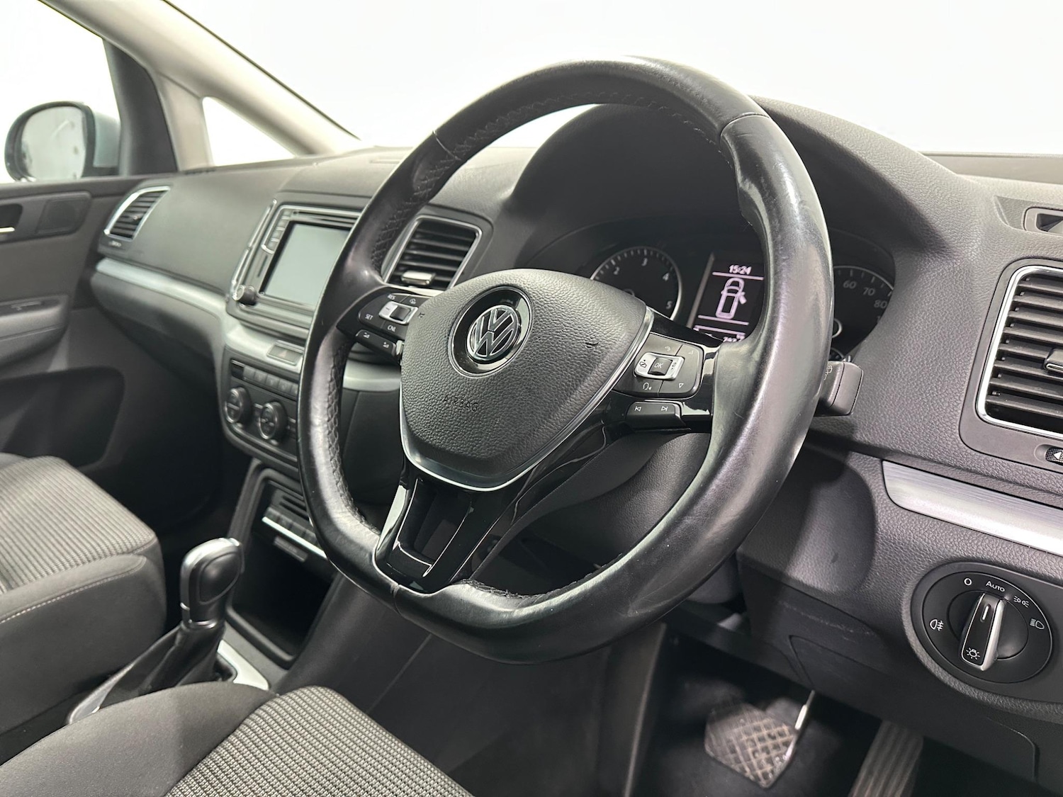 Used Volkswagen Sharan 2018 for sale - 76878537: Photo 10