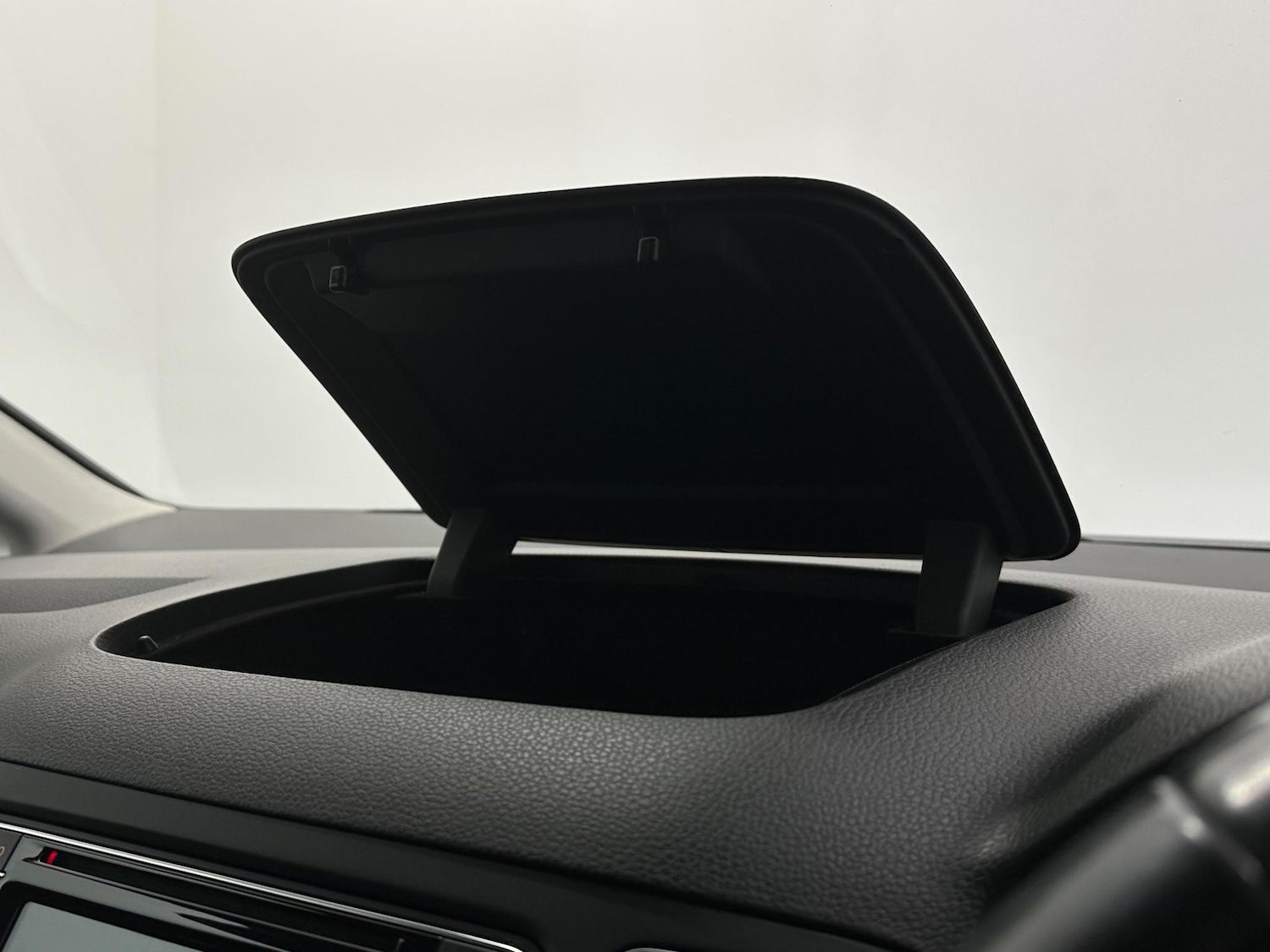 Used Volkswagen Sharan 2018 for sale - 76878537: Photo 25