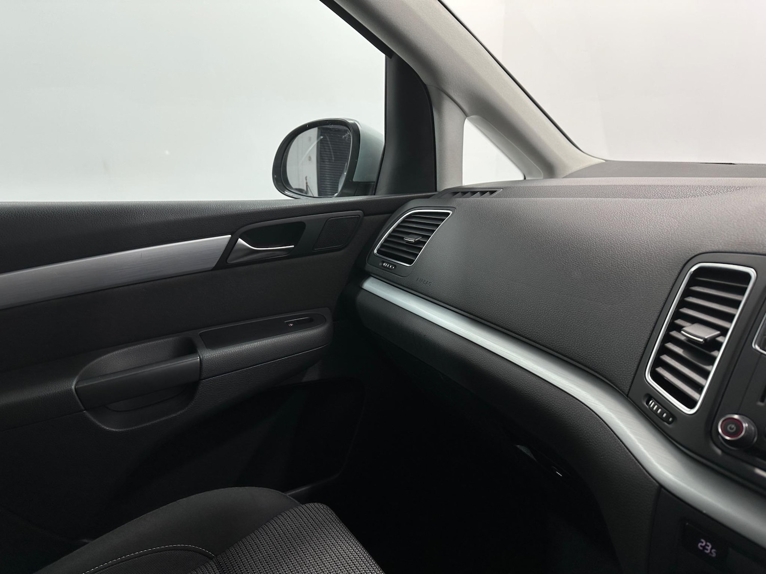 Used Volkswagen Sharan 2018 for sale - 76878537: Photo 26