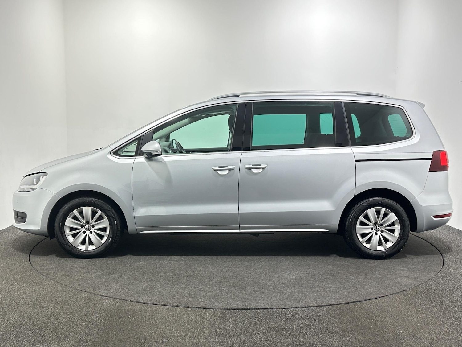 Used Volkswagen Sharan 2018 for sale - 76878537: Photo 5