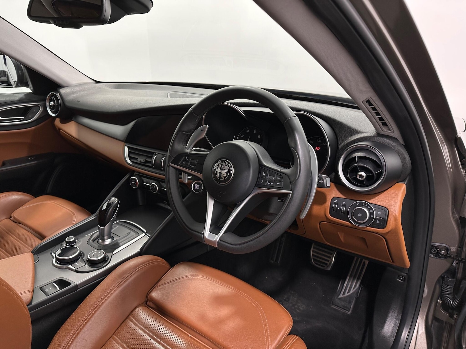 Used Alfa Romeo Giulia 2017 for sale - 76878500: Photo 10