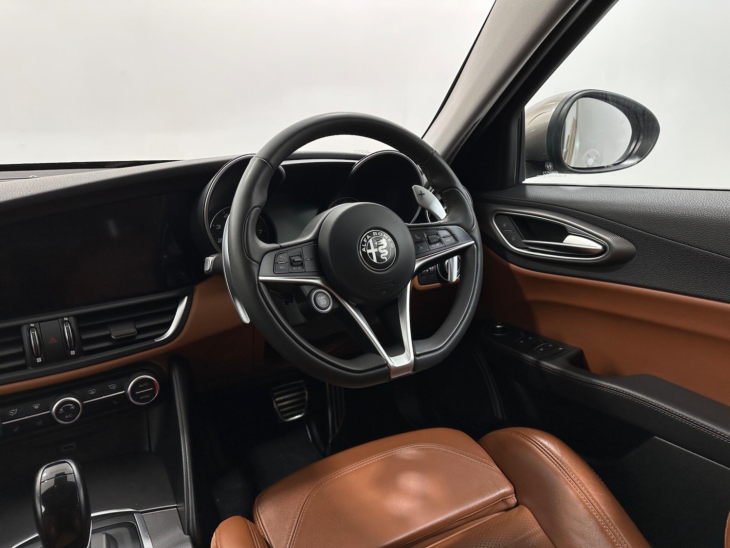 Used Alfa Romeo Giulia 2017 for sale - 76878500: Photo 11