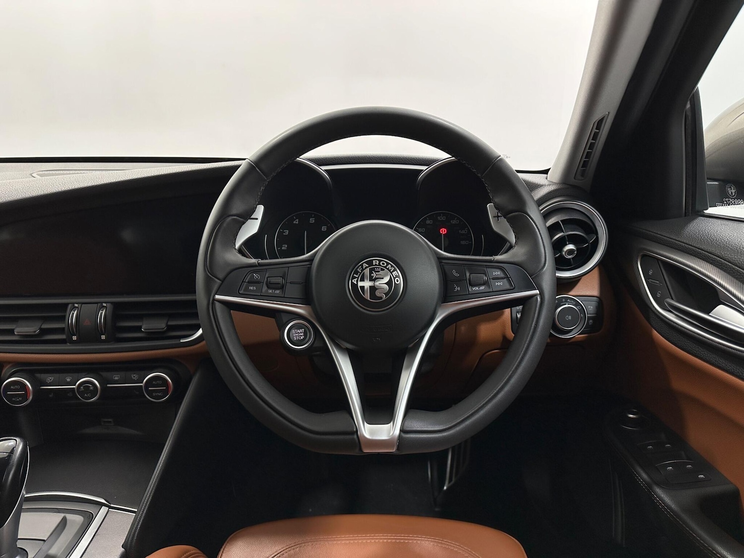 Used Alfa Romeo Giulia 2017 for sale - 76878500: Photo 12