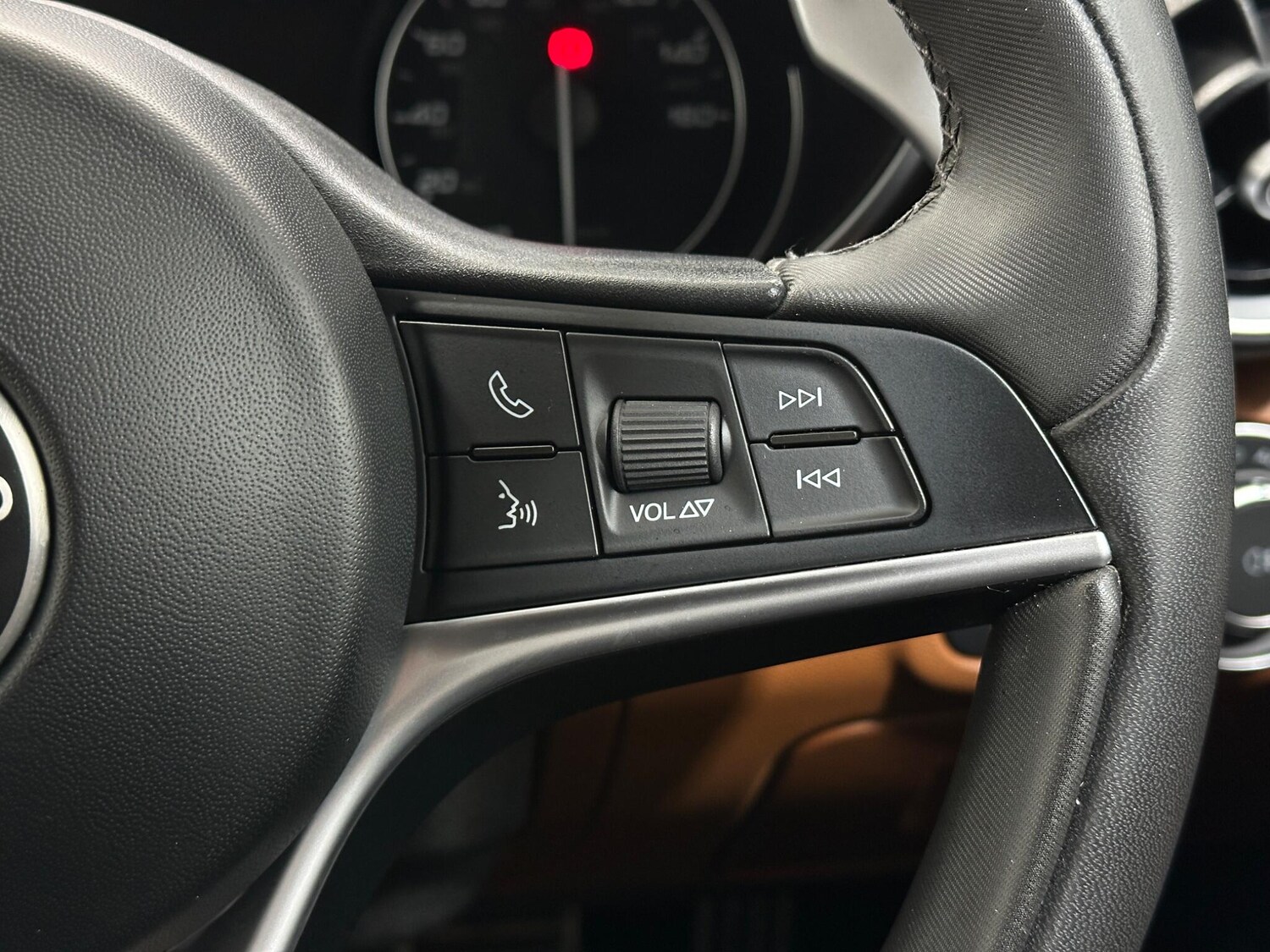 Used Alfa Romeo Giulia 2017 for sale - 76878500: Photo 15