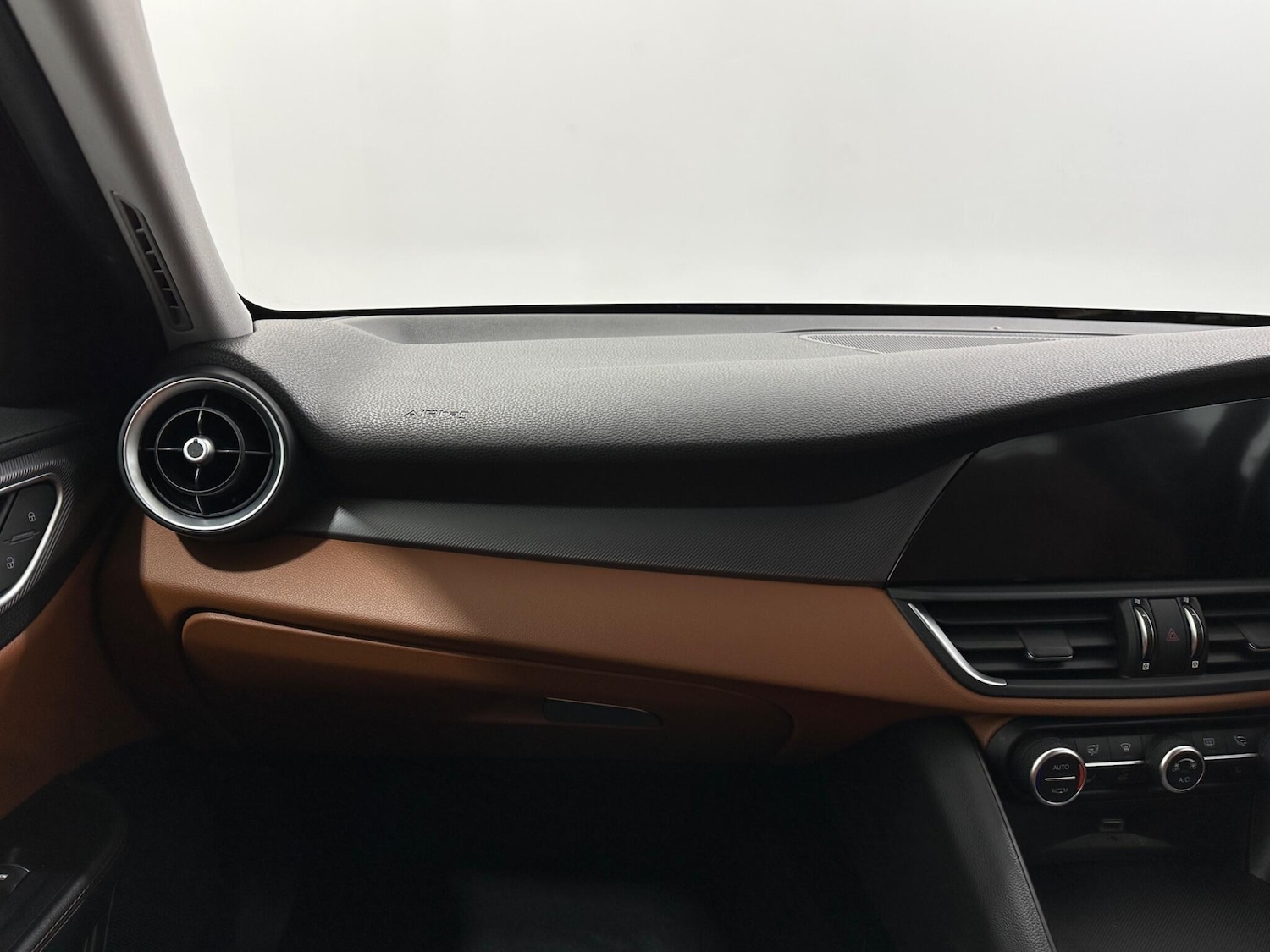 Used Alfa Romeo Giulia 2017 for sale - 76878500: Photo 28