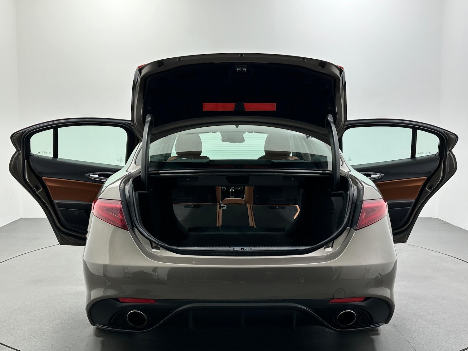 Used Alfa Romeo Giulia 2017 for sale - 76878500: Photo 43