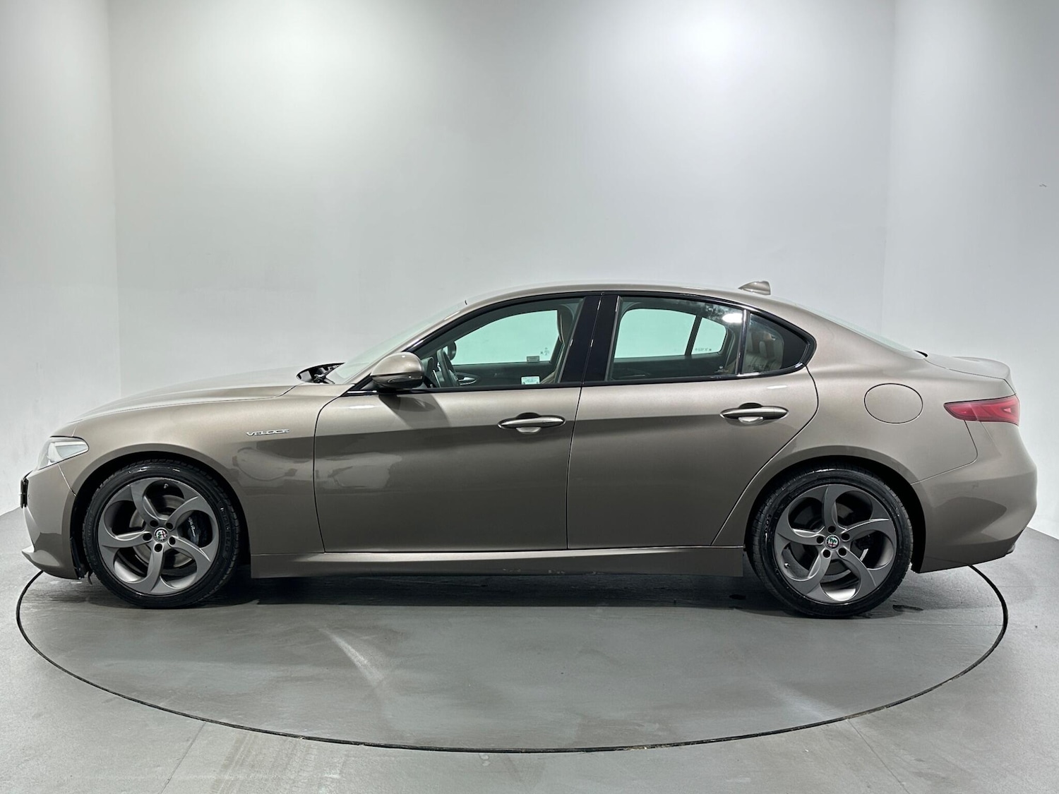 Used Alfa Romeo Giulia 2017 for sale - 76878500: Photo 5