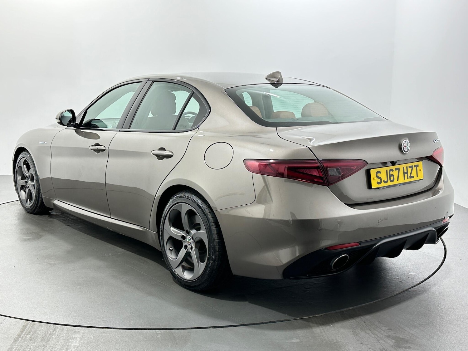 Used Alfa Romeo Giulia 2017 for sale - 76878500: Photo 6