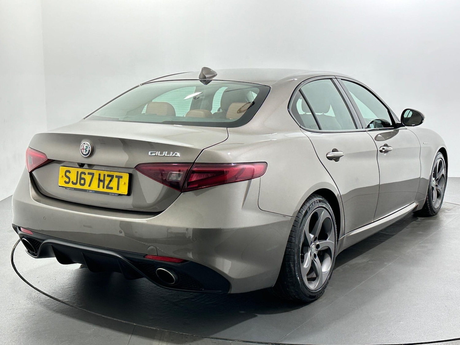 Used Alfa Romeo Giulia 2017 for sale - 76878500: Photo 8