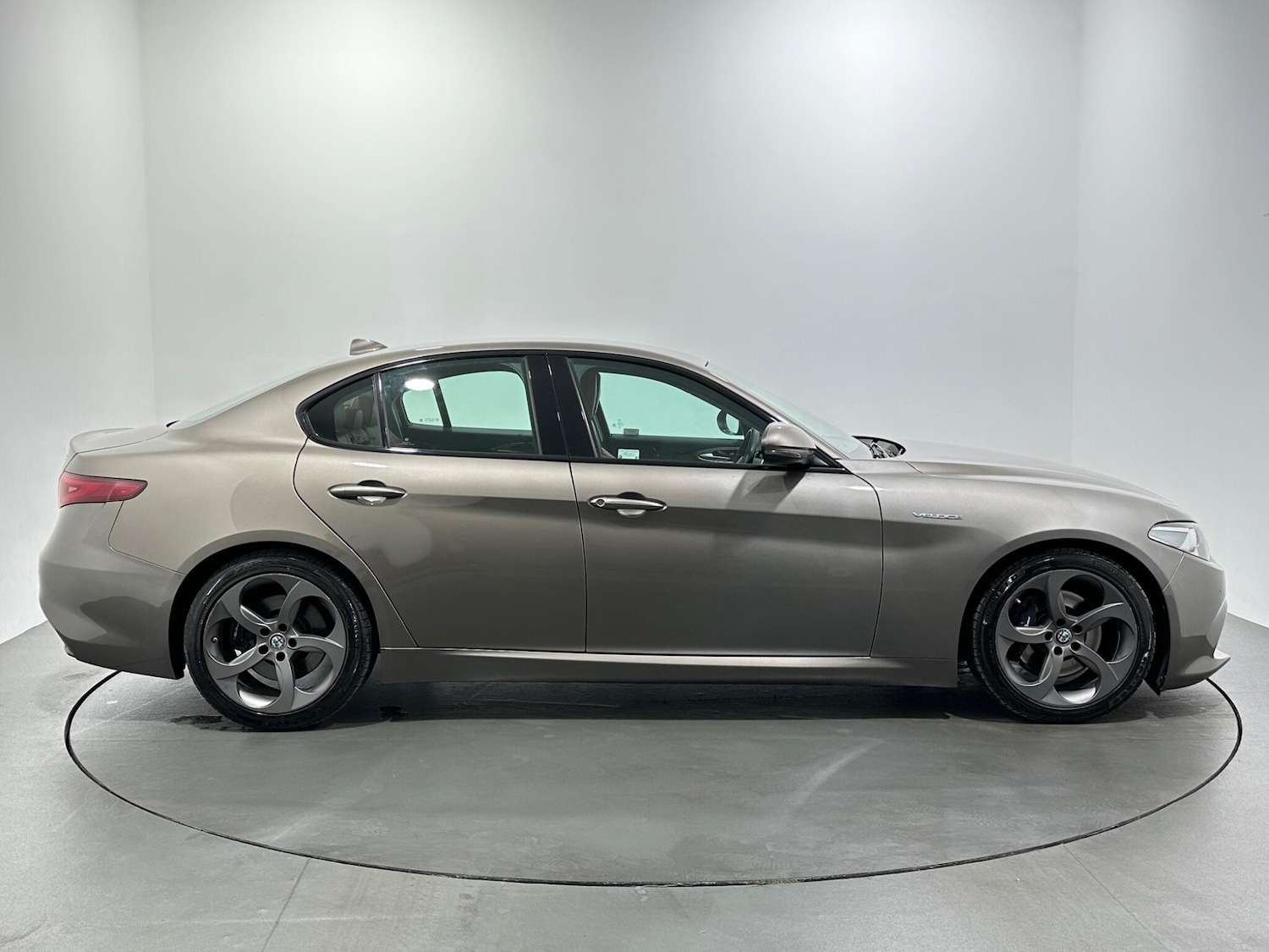 Used Alfa Romeo Giulia 2017 for sale - 76878500: Photo 9