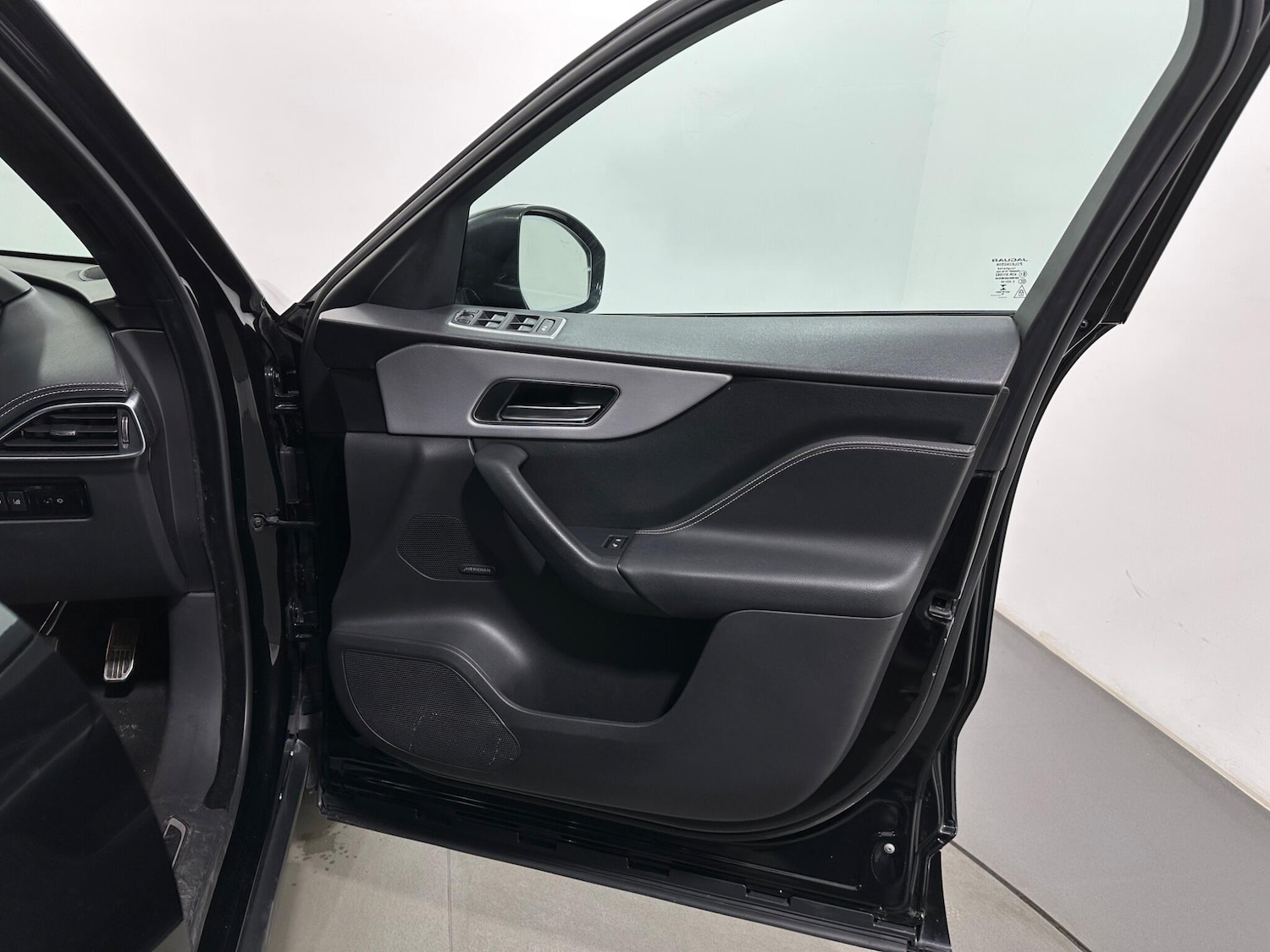 Used Jaguar F-Pace 2016 for sale - 78034534: Photo 36