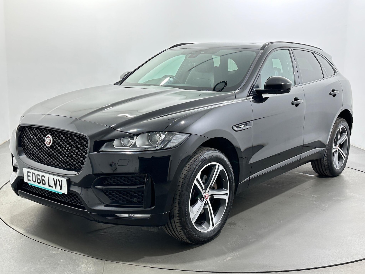 Used Jaguar F-Pace 2016 for sale - 78034534: Photo 4