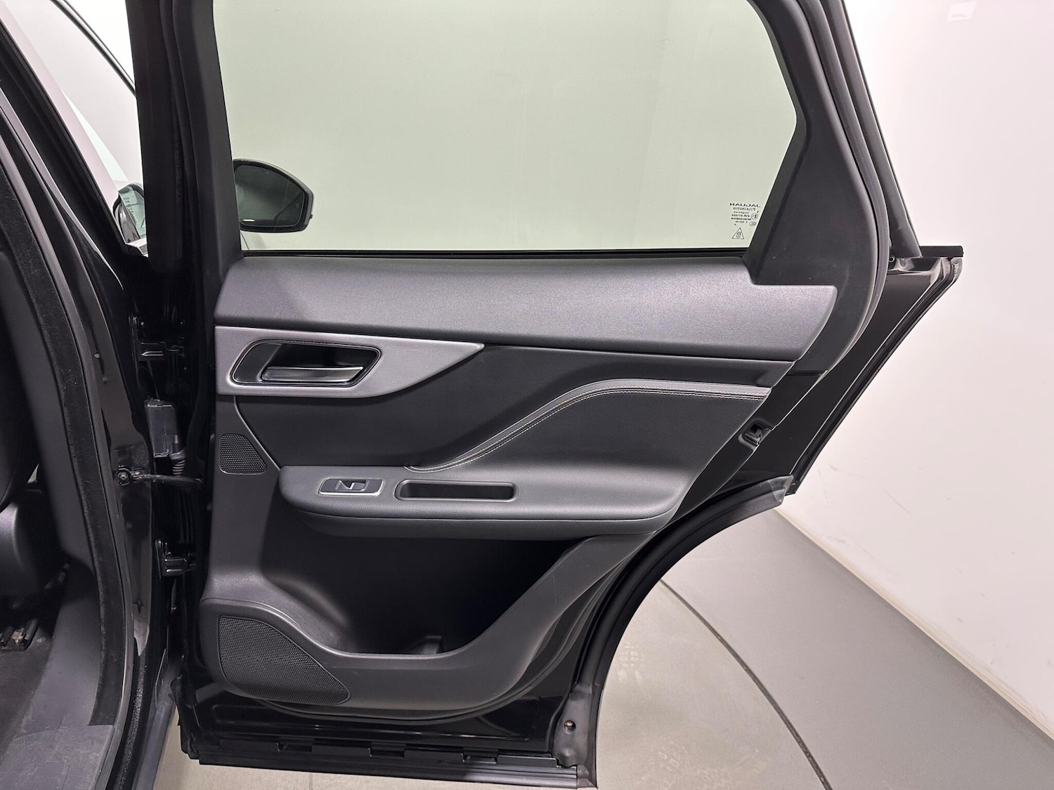 Used Jaguar F-Pace 2016 for sale - 78034534: Photo 47