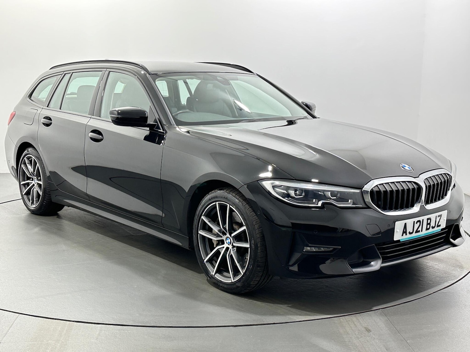 Used BMW 3 Series 2021 for sale - 76878493: Photo 1