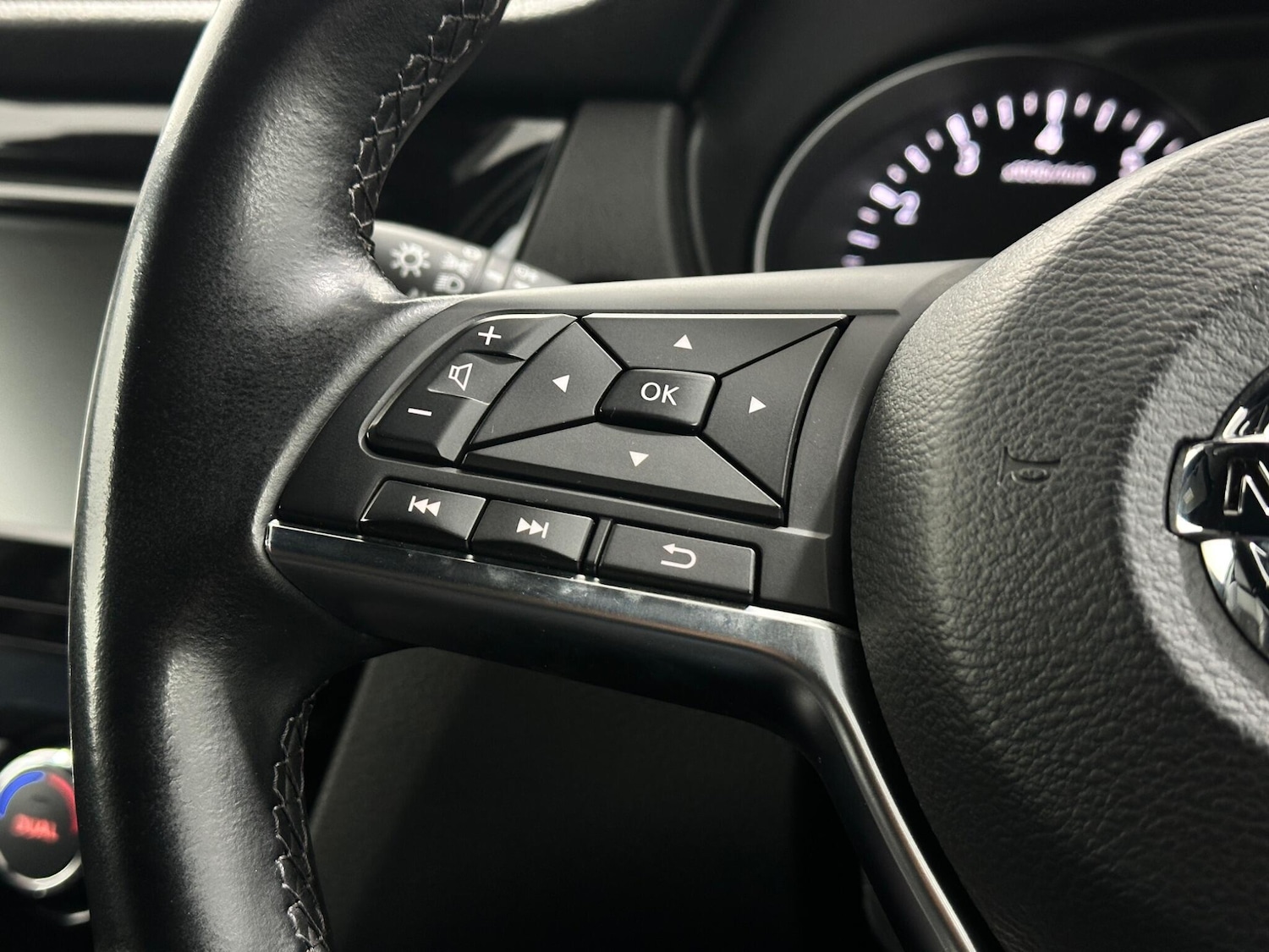 Used Nissan Qashqai for sale - 77824354: Photo 14