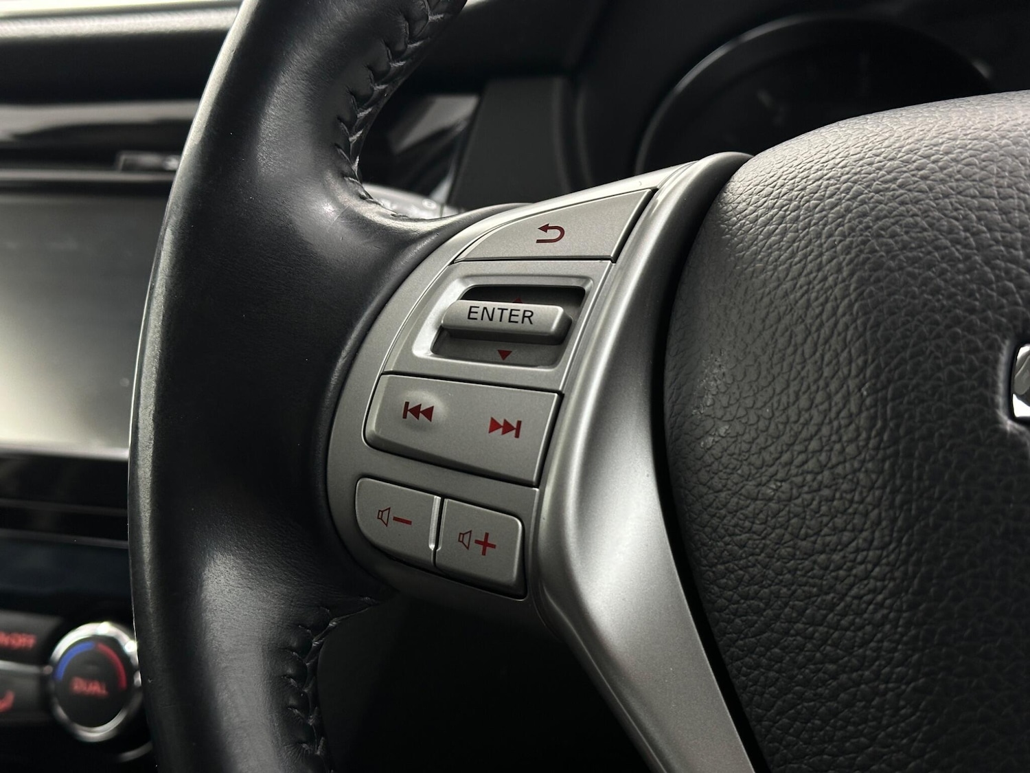 Used Nissan Qashqai 2014 for sale - 77925397: Photo 14