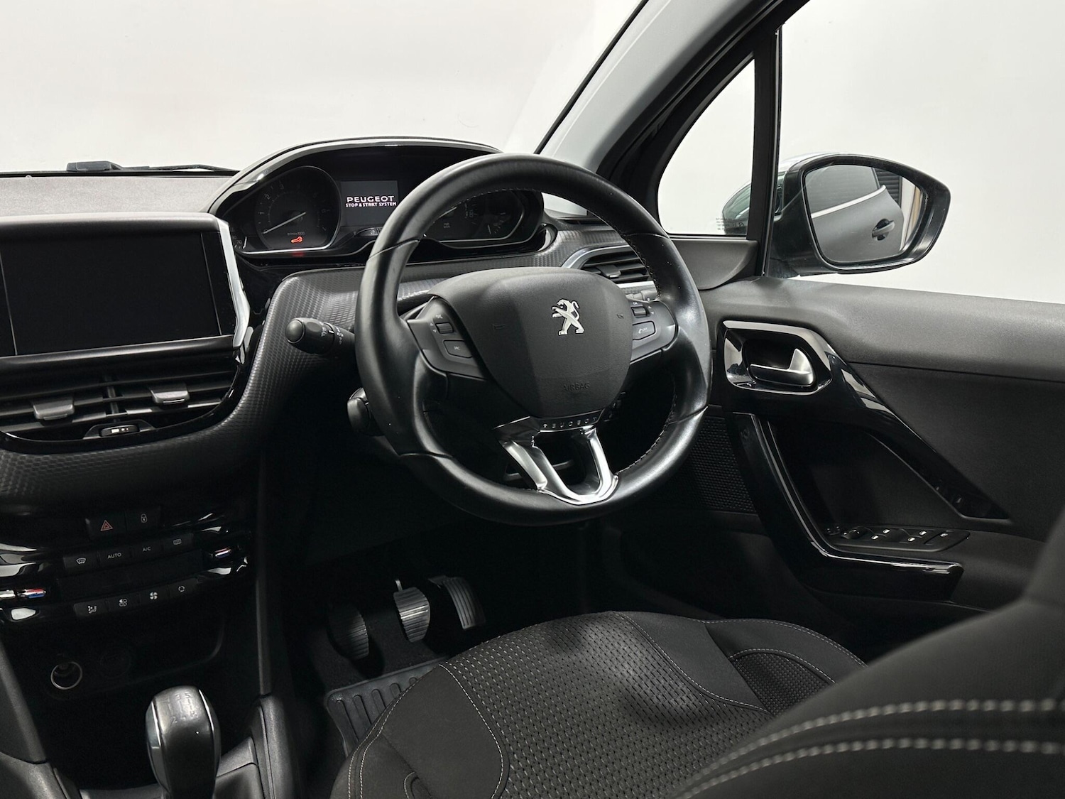 Used Peugeot 208 2018 for sale - 76878871: Photo 11