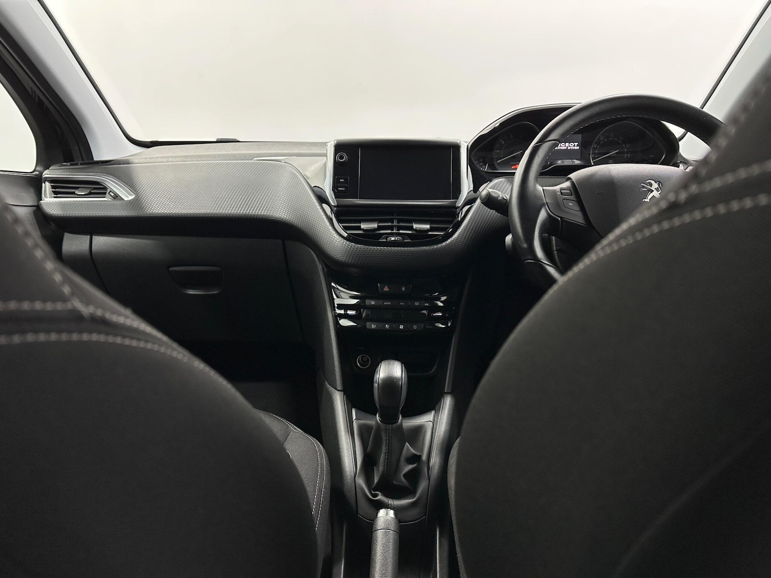 Used Peugeot 208 2018 for sale - 76878871: Photo 18