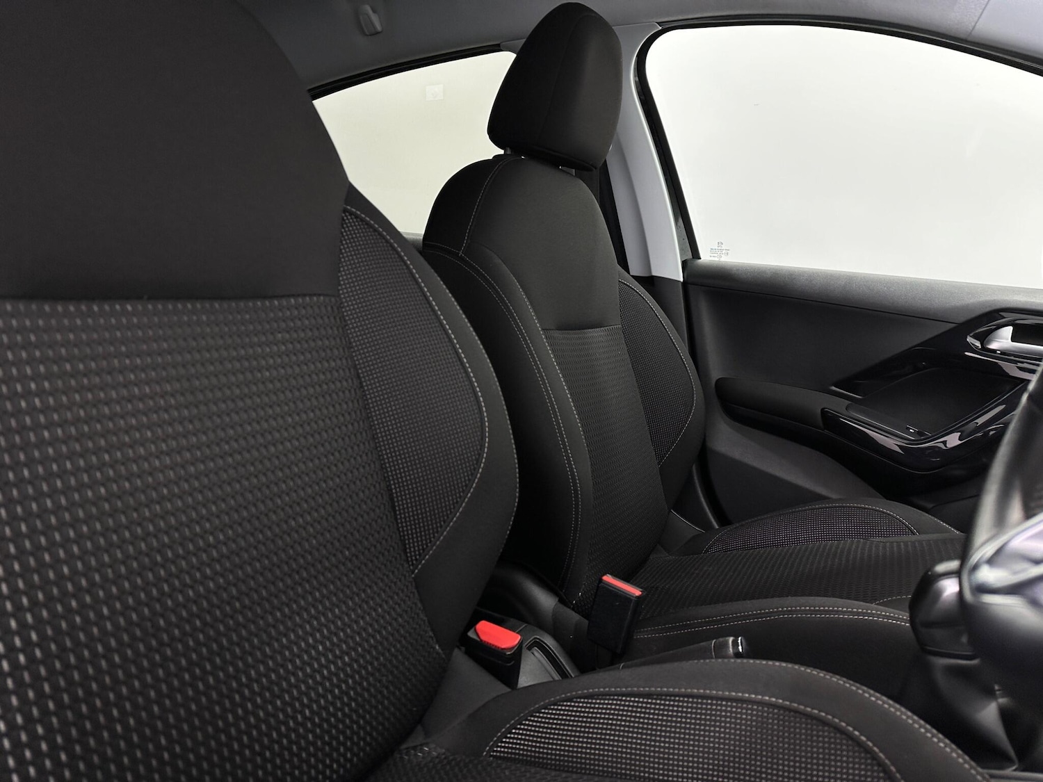 Used Peugeot 208 2018 for sale - 76878871: Photo 29