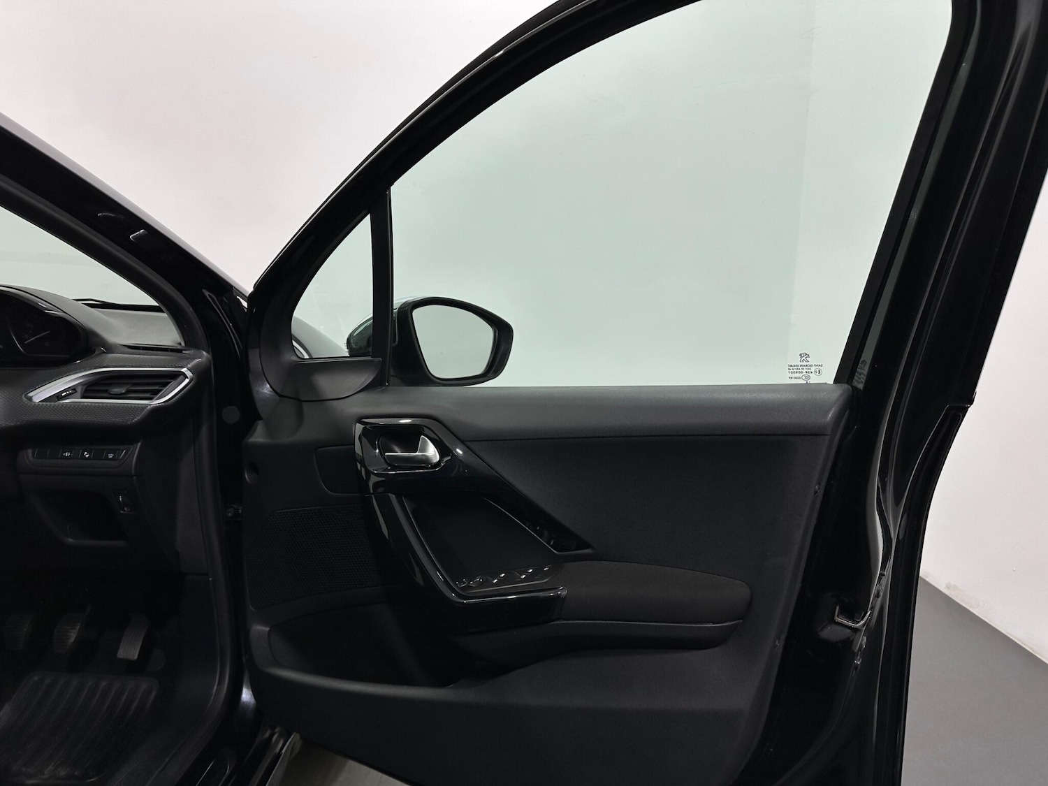 Used Peugeot 208 2018 for sale - 76878871: Photo 30