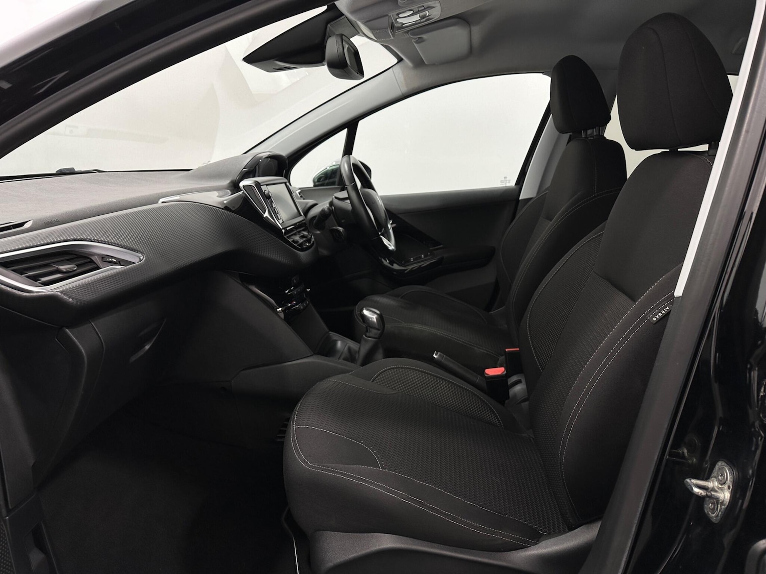Used Peugeot 208 2018 for sale - 76878871: Photo 31