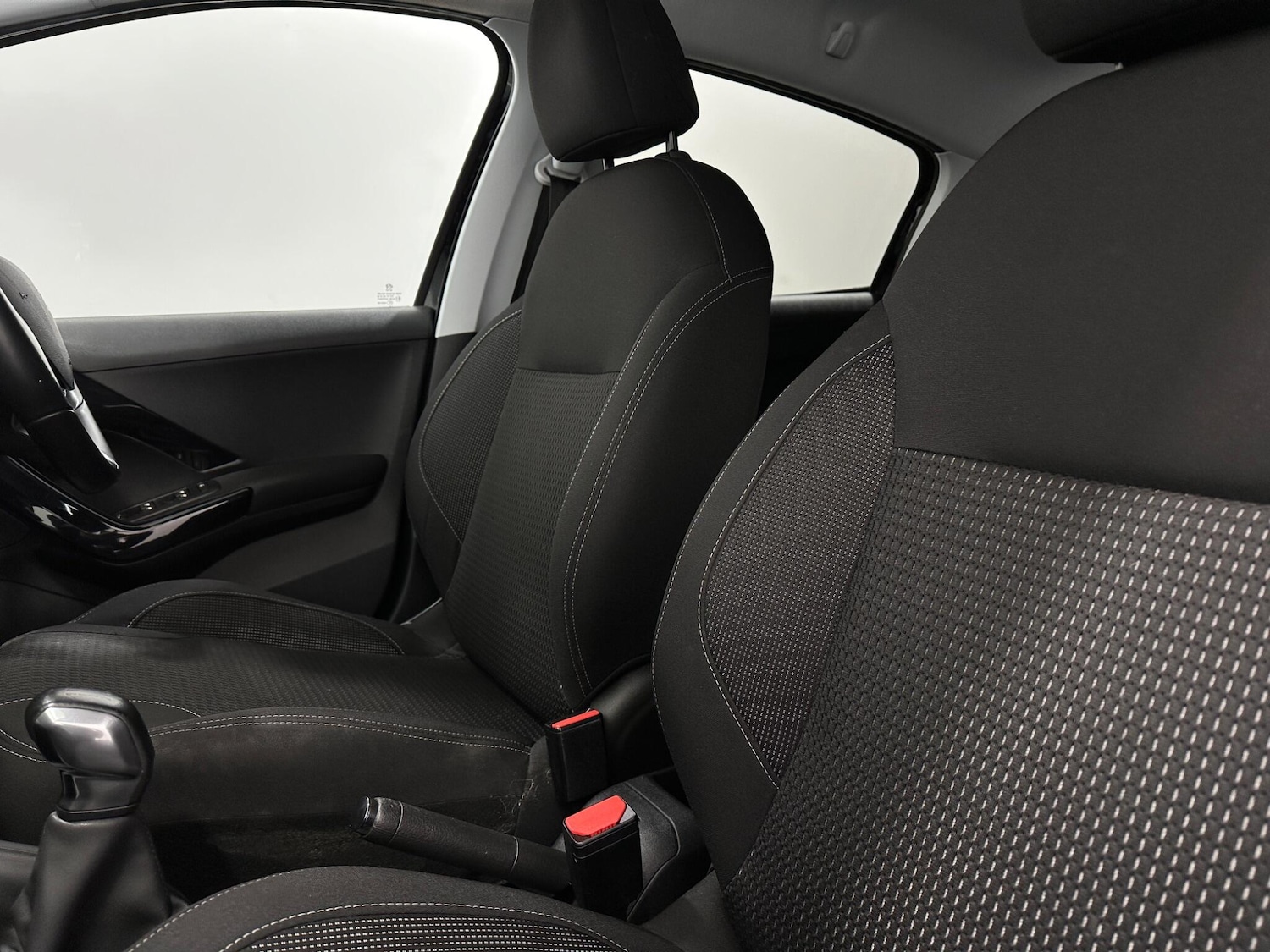 Used Peugeot 208 2018 for sale - 76878871: Photo 32